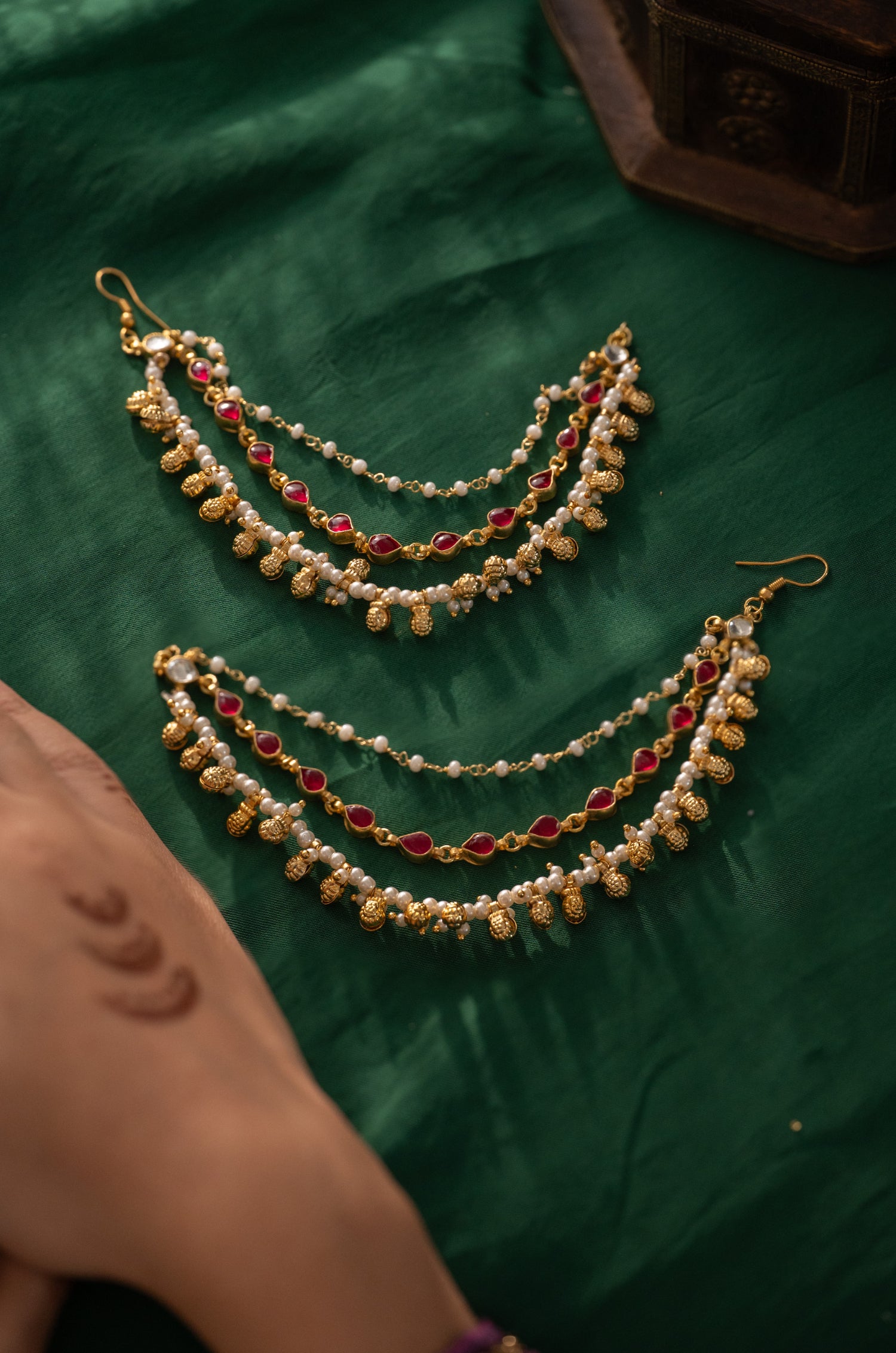 Tavisha Red Kundan Kaan Chain