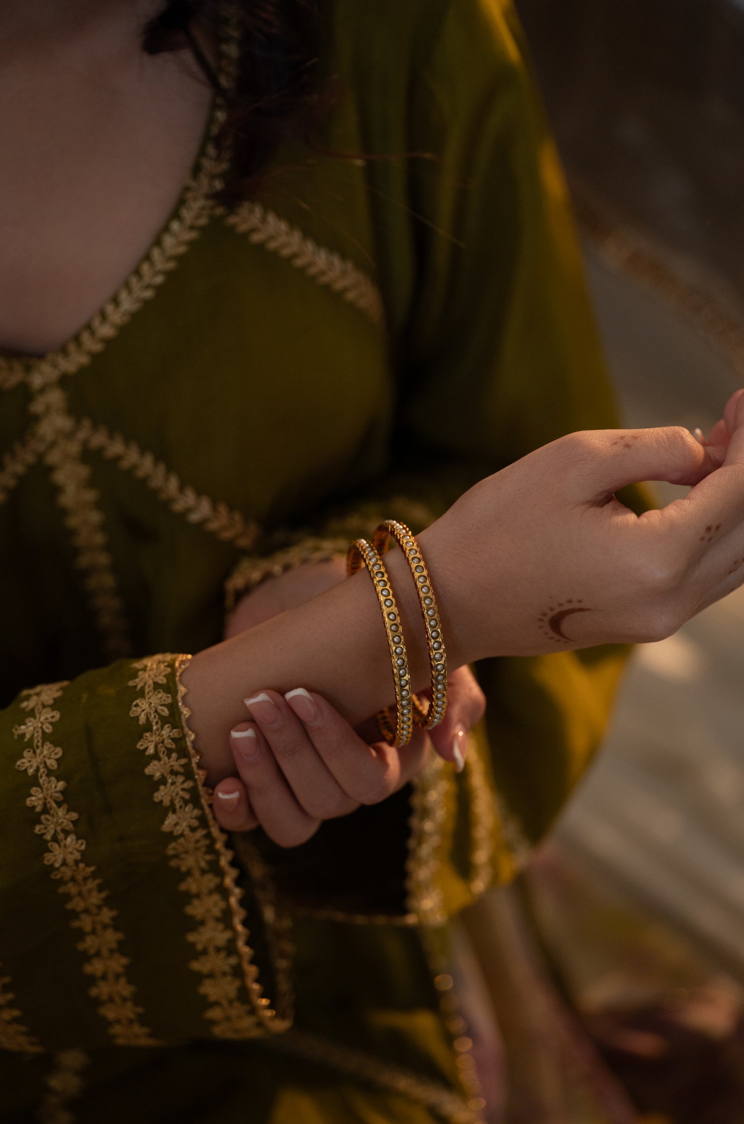 Siya Jadau Pearl Bangles - Set of 2