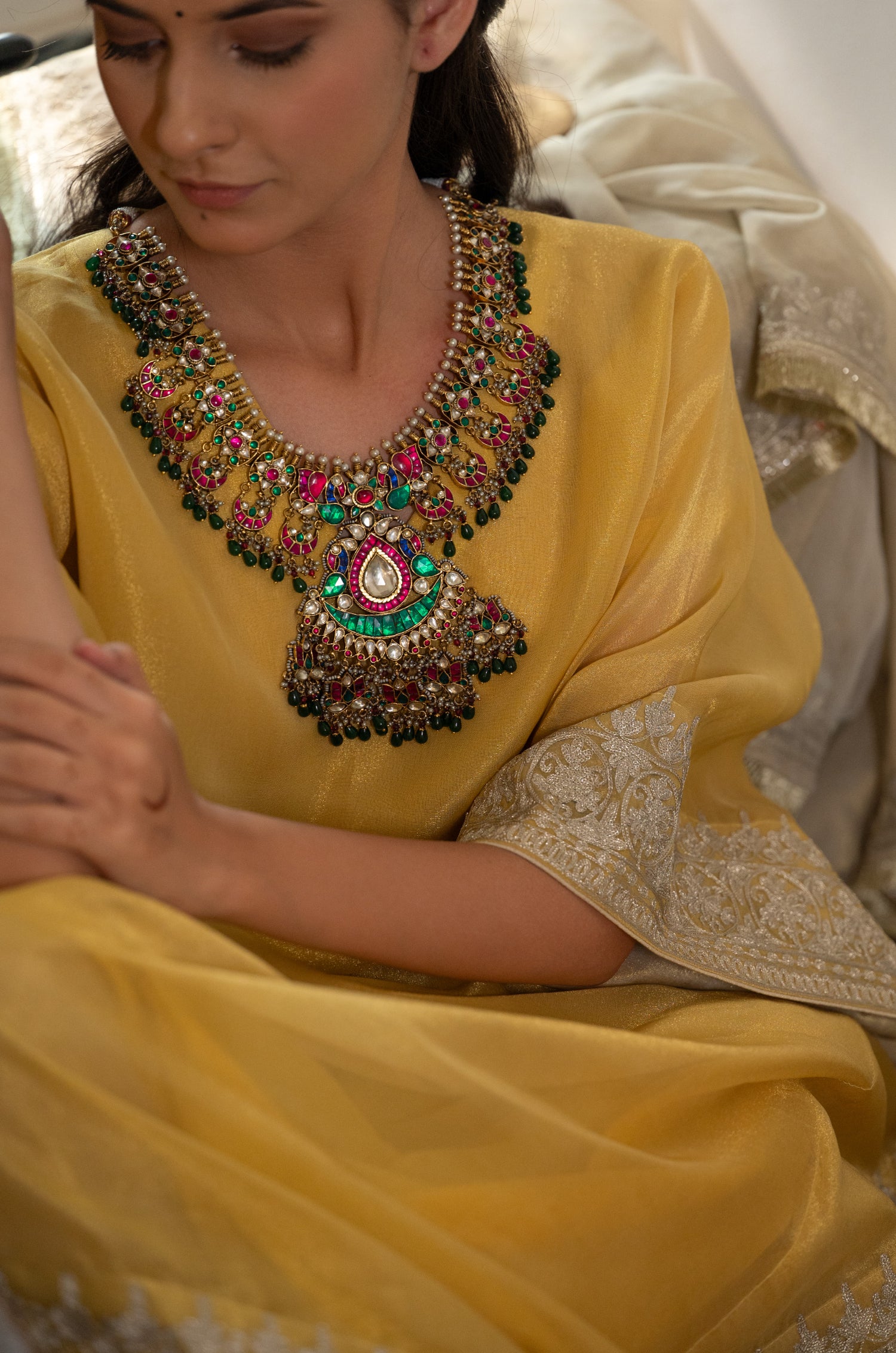 Dhriti Kundan Necklace Set