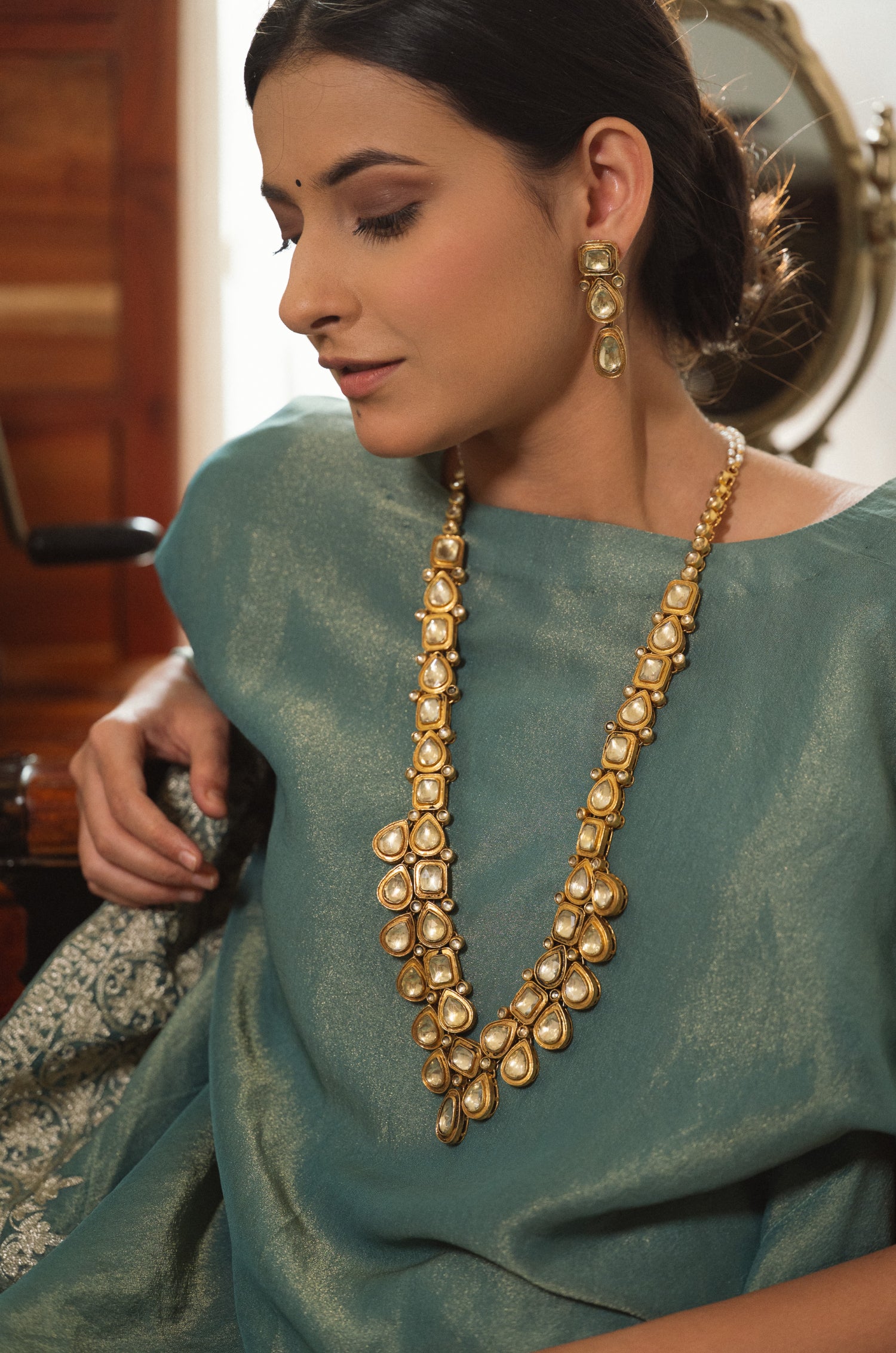 Rupasa Kundan Necklace Set