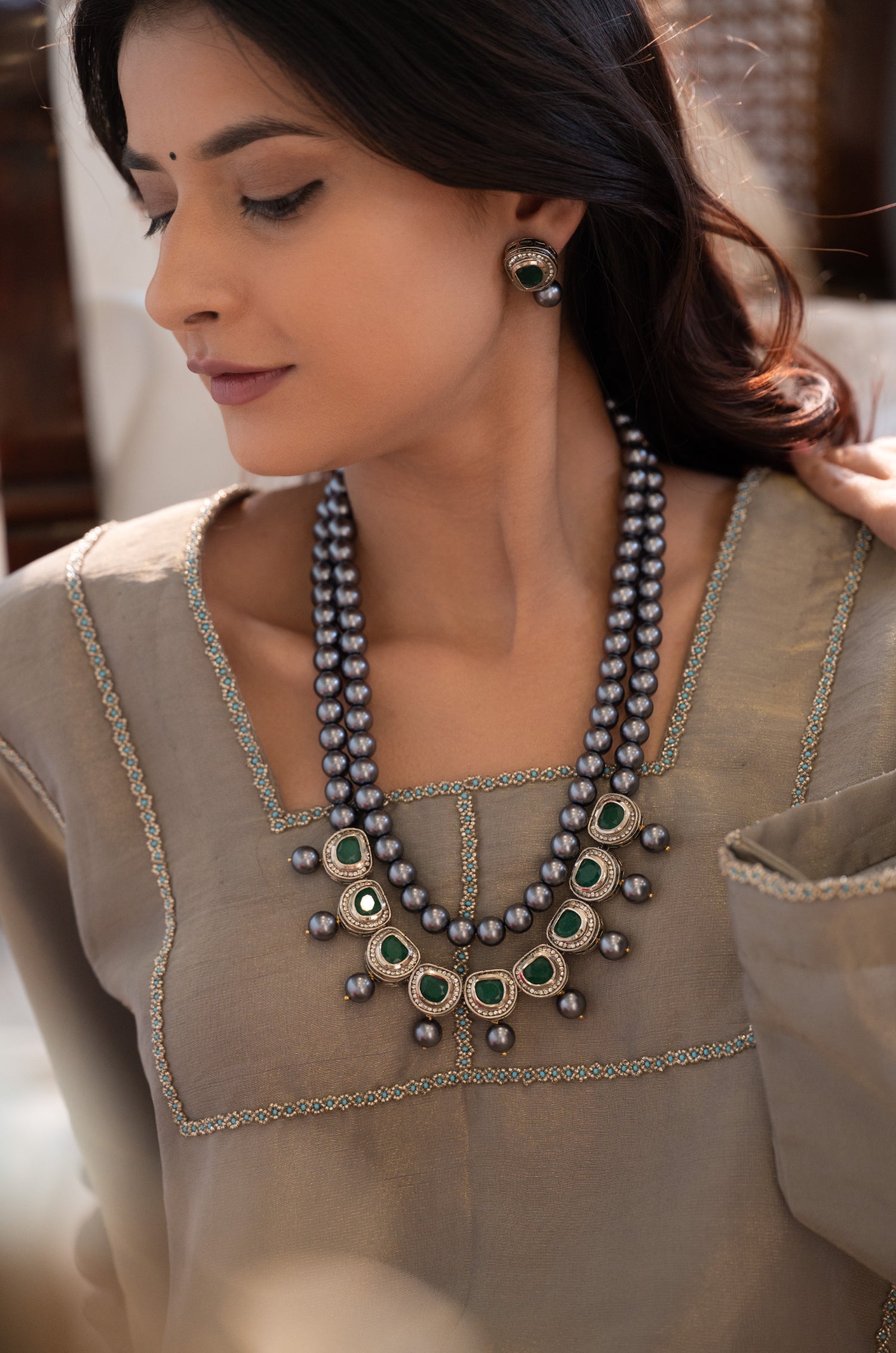 Riyana Green Pearls Necklace Set