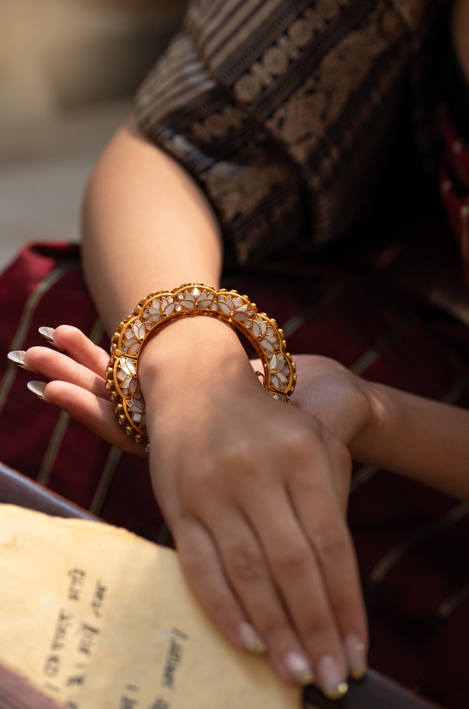 Tarini Mother Of Pearl Bangle
