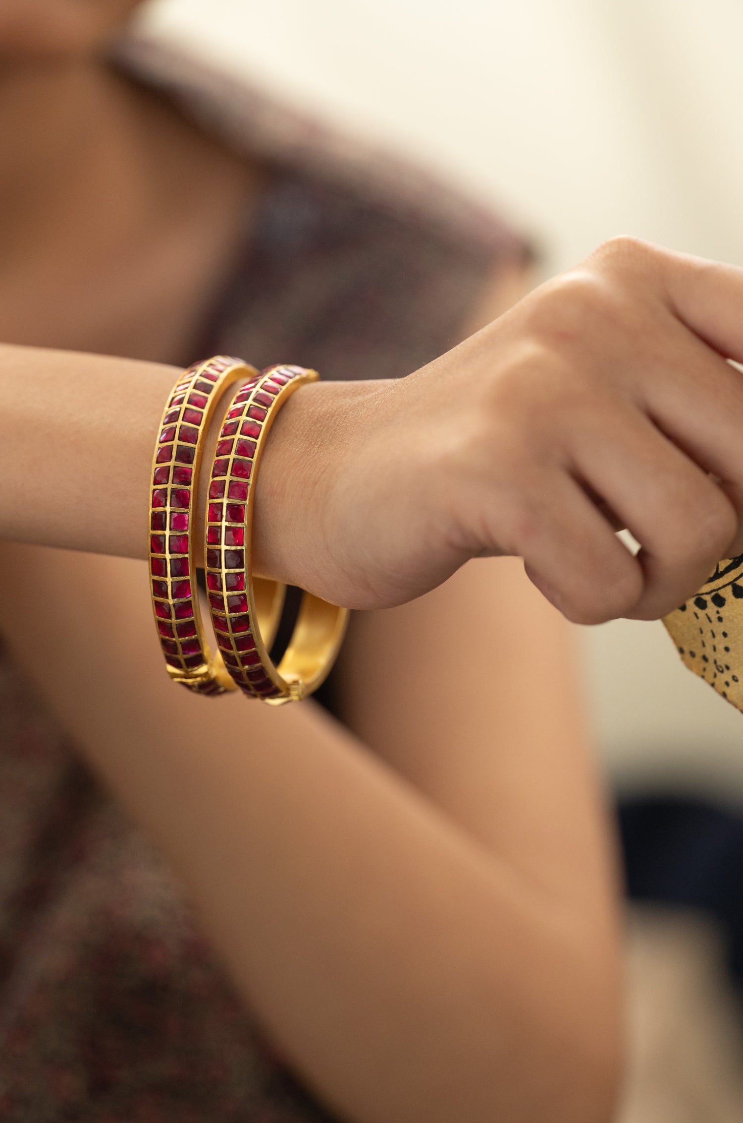 Vedi Red Kundan Bangle- Set of 2