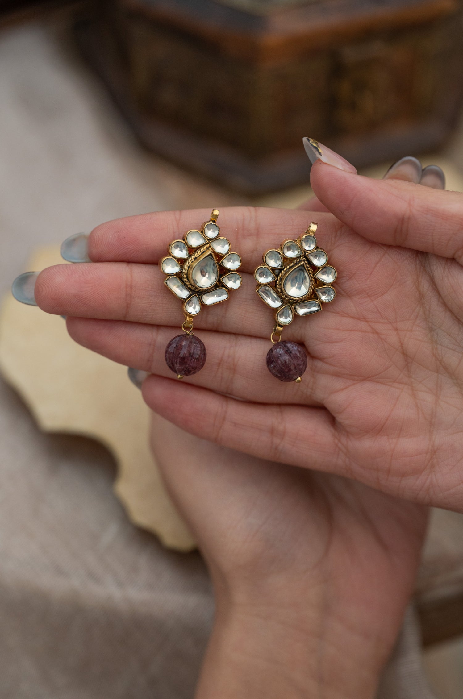 Noorvika Kundan Studs