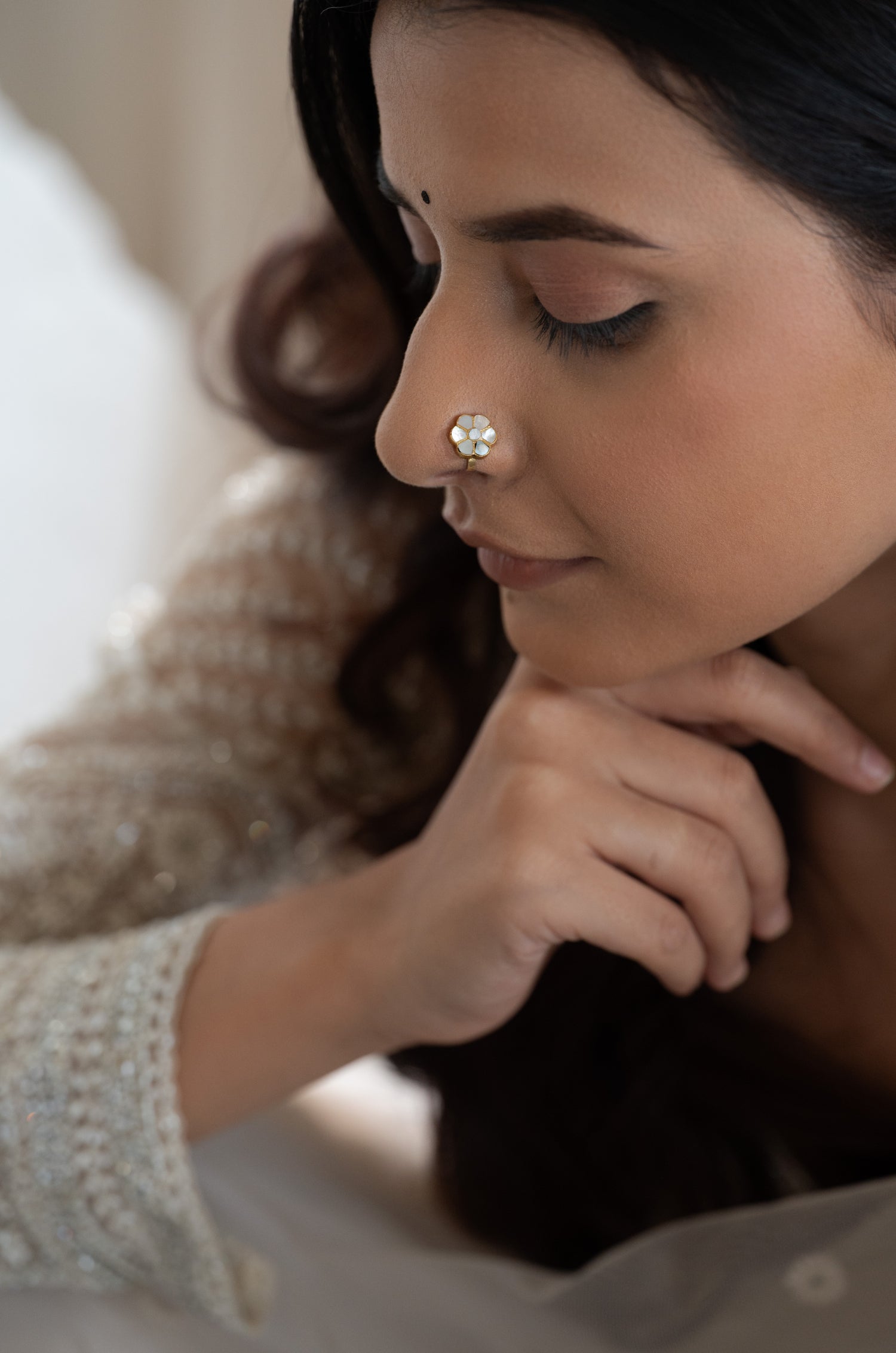 Kaira Mother Of Pearl Nosepin