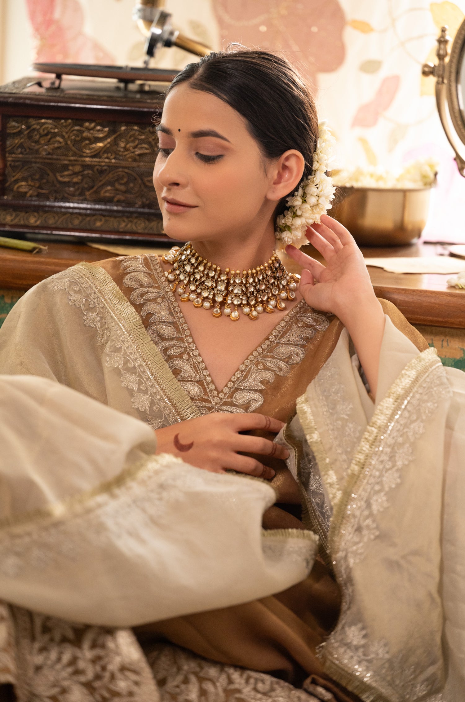 Daksha Kundan Choker Necklace Set