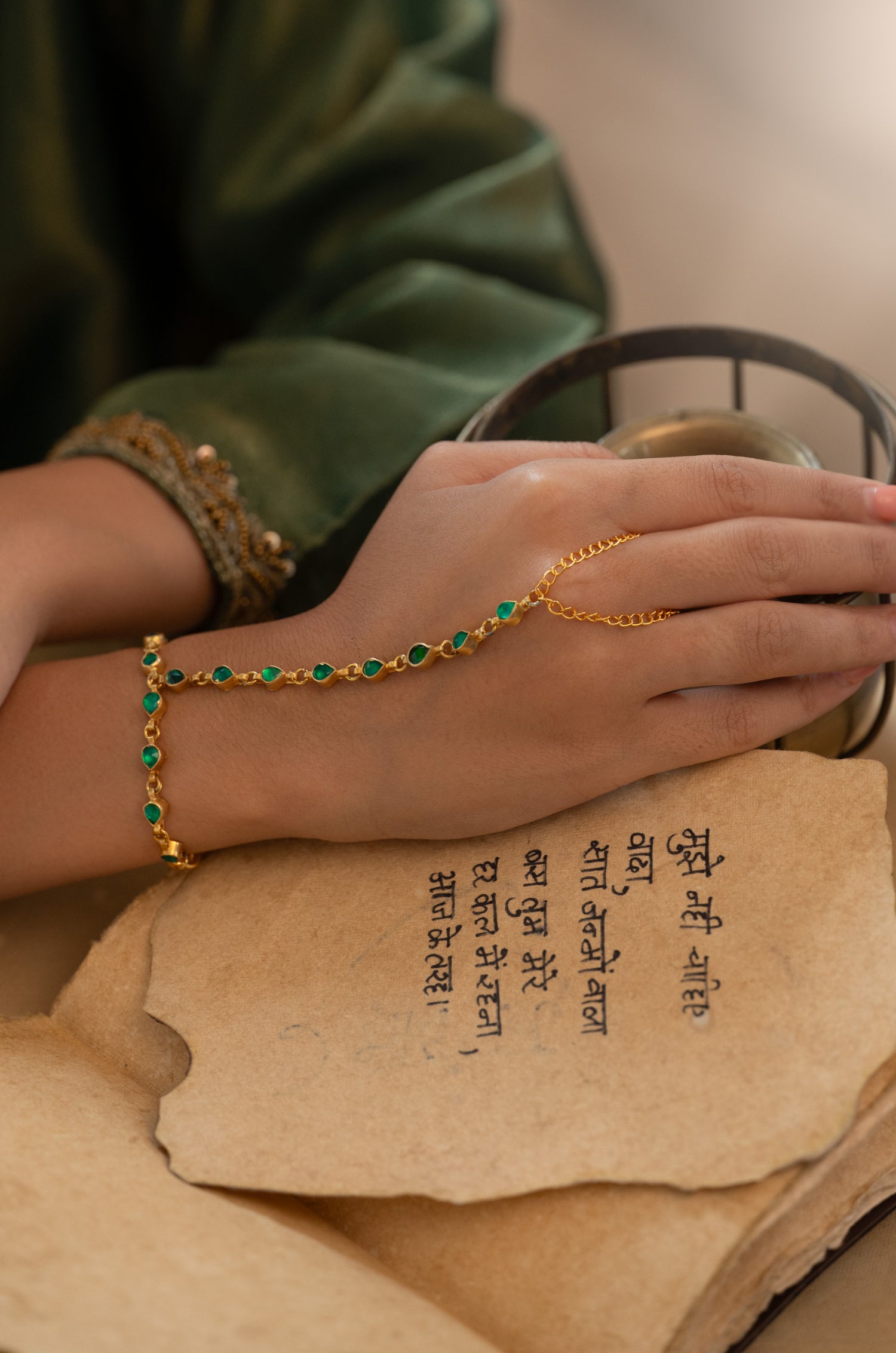 Vedika Green Kundan Hathphool