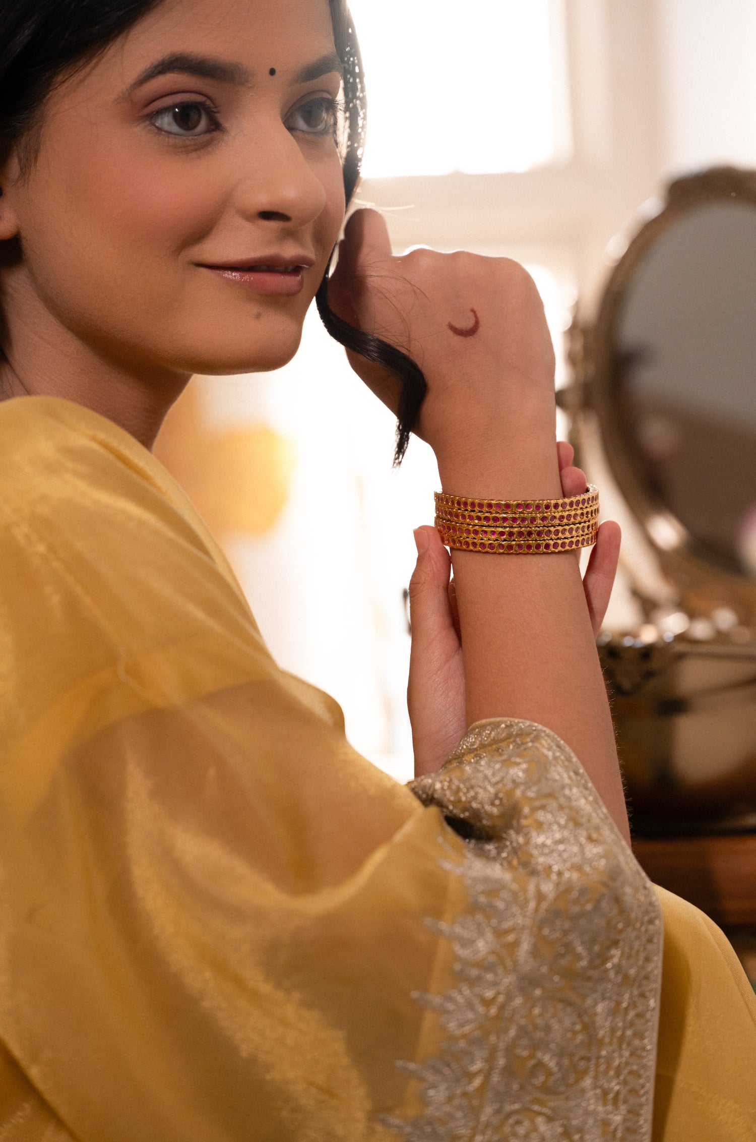 Siya Red Jadau Bangles - Set of 4