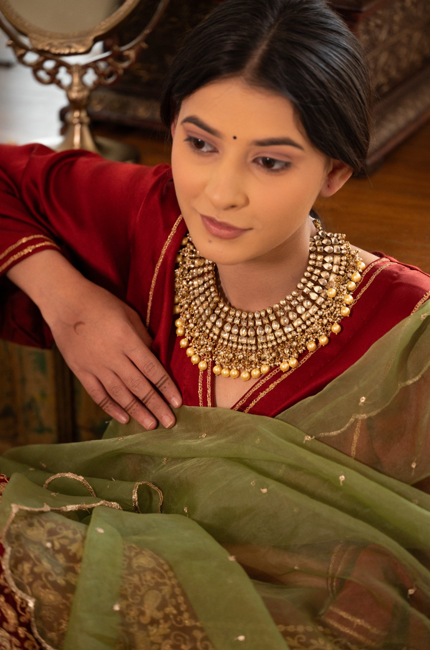 Avni Kundan Necklace Set