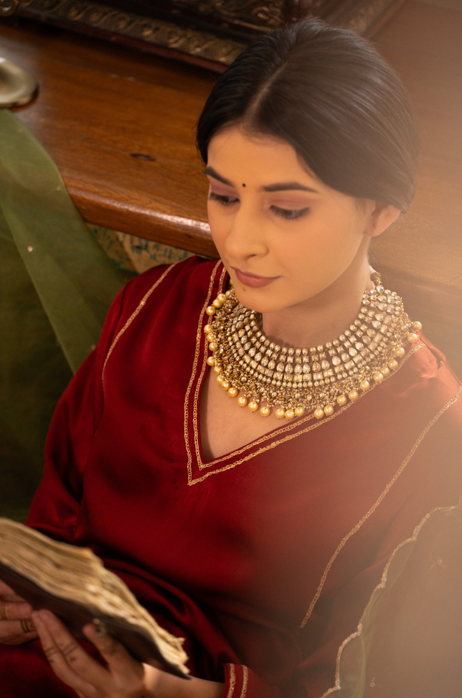 Avni Kundan Necklace Set
