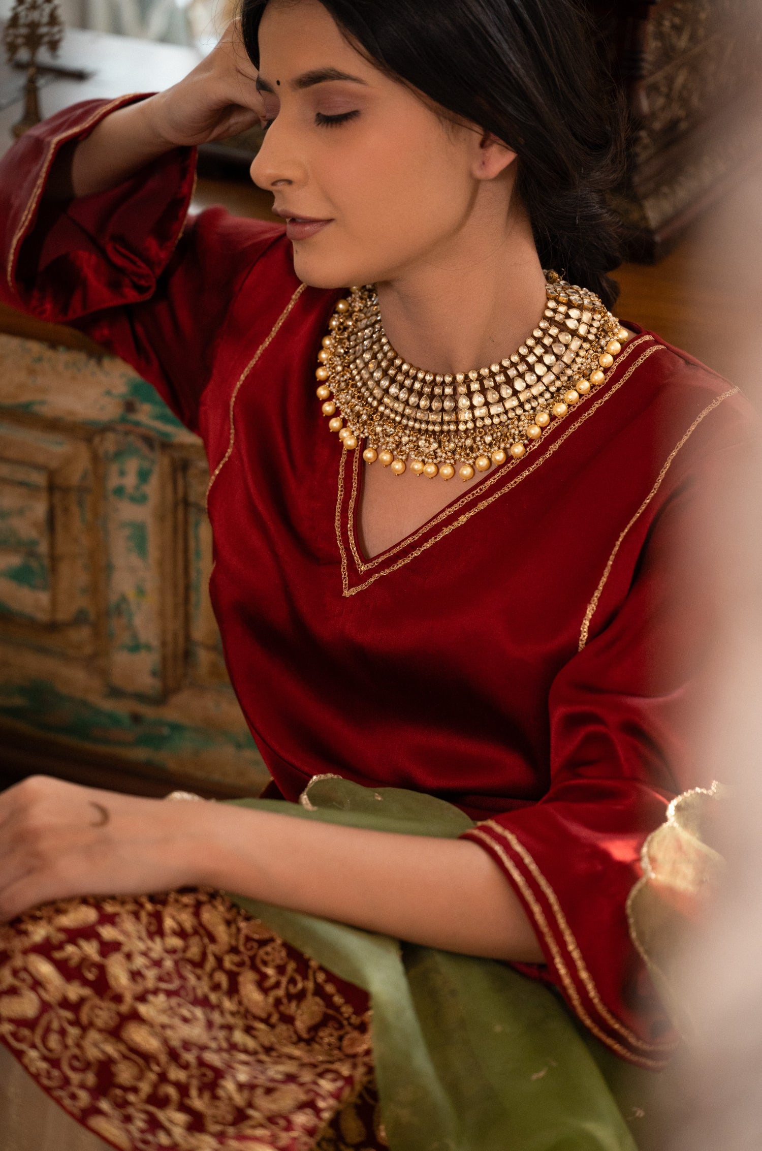 Avni Kundan Necklace Set