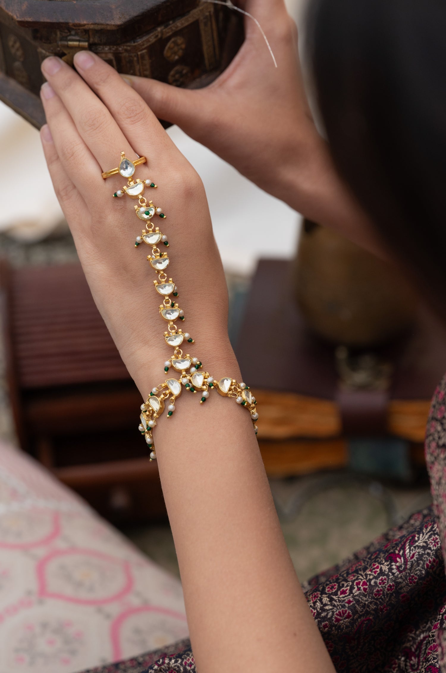 Maira Kundan Hathphool Bracelet