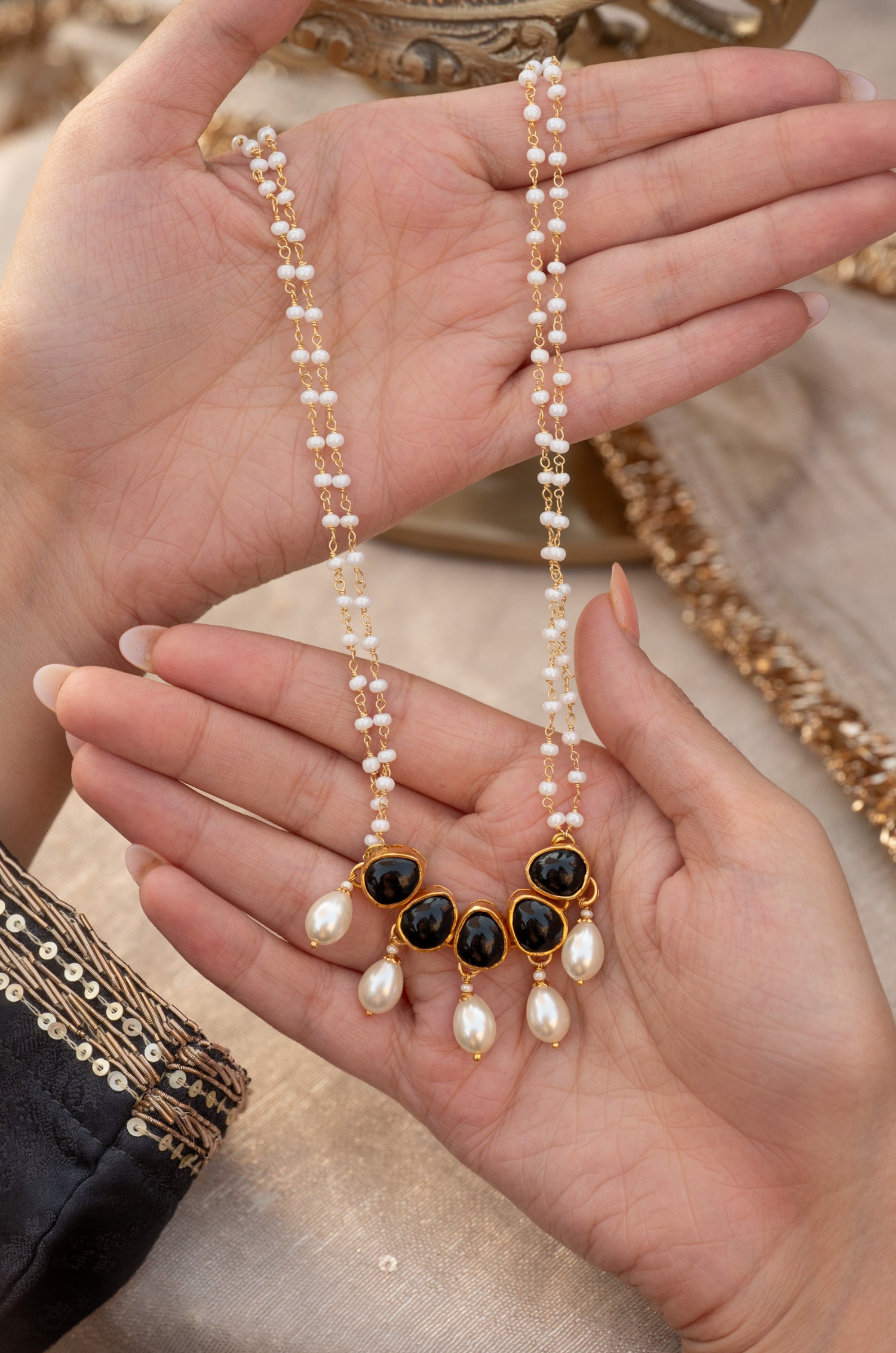 Raghvi Black Pearl Necklace