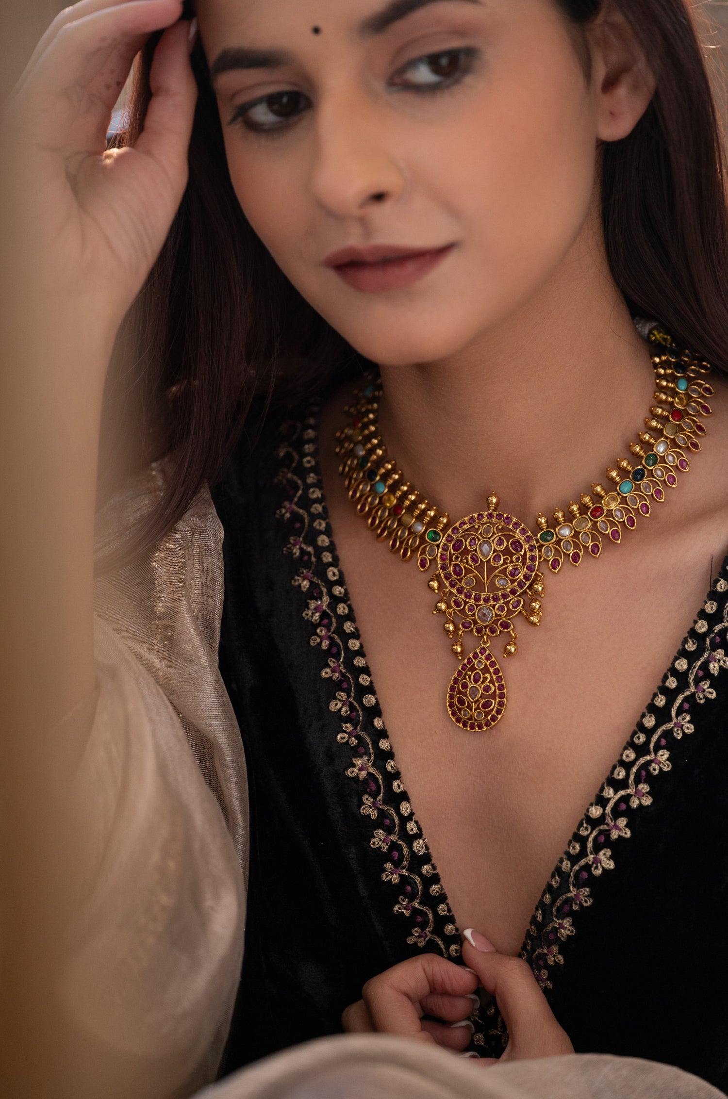 Leela Navrattan Necklace Set