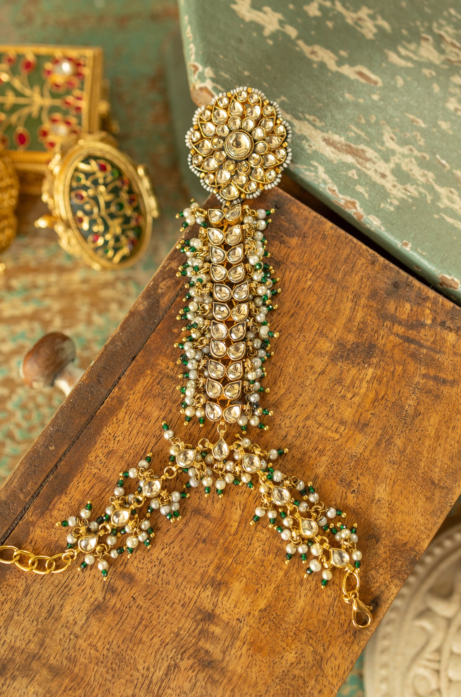 Divya Kundan Hathphool