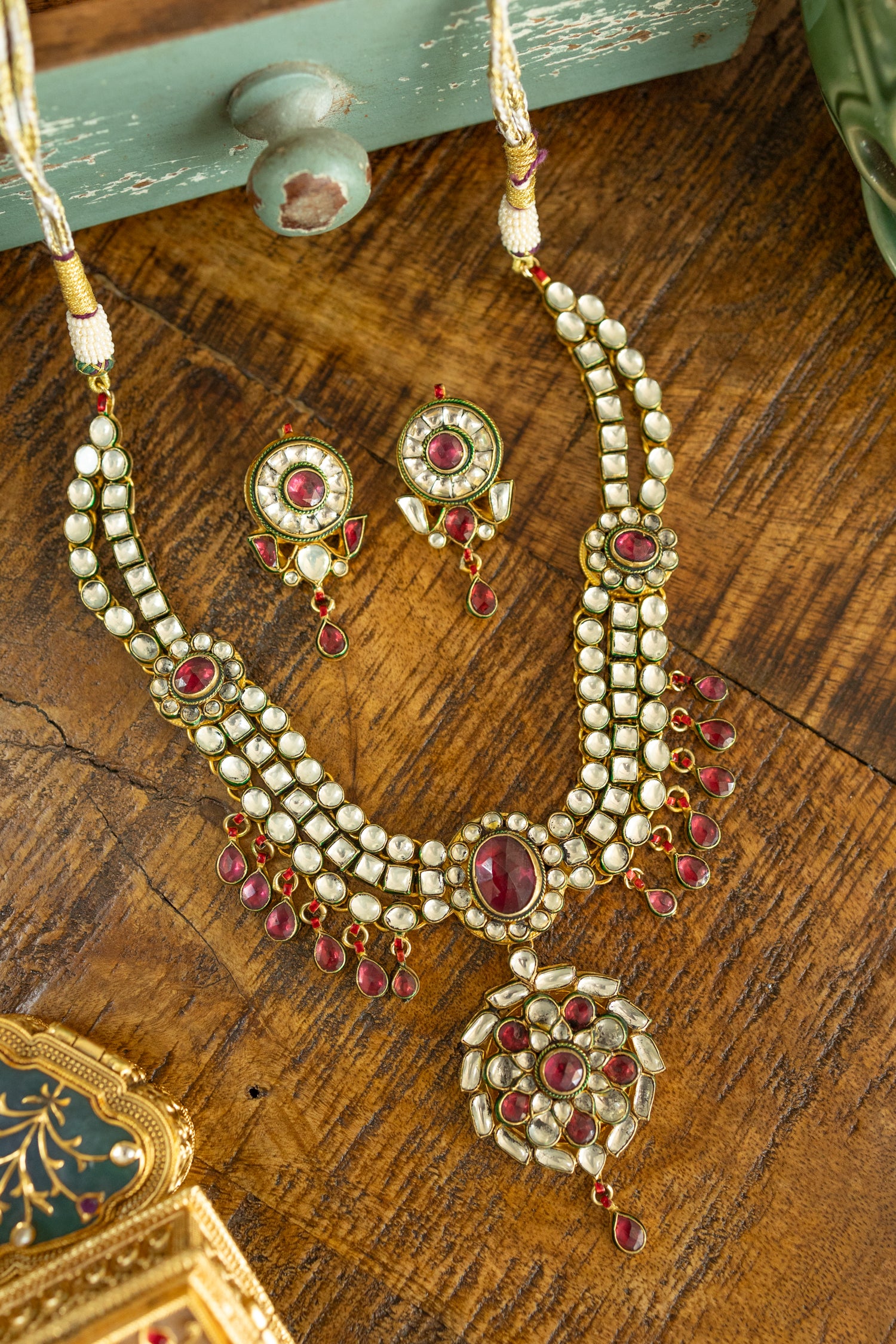 Purna Kundan Necklace Set