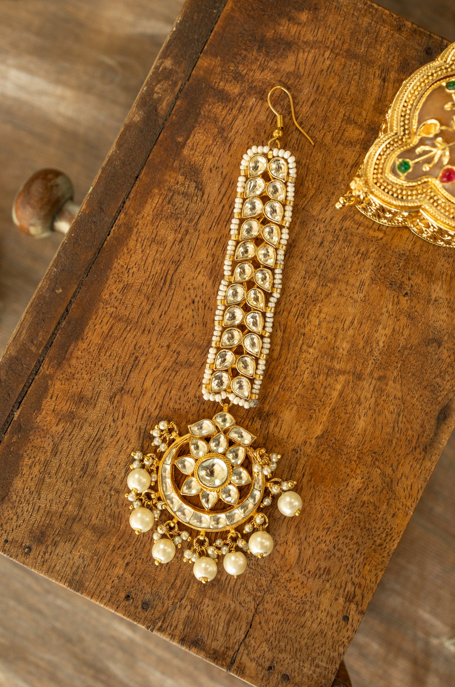 Nirvi Kundan Maangtikka