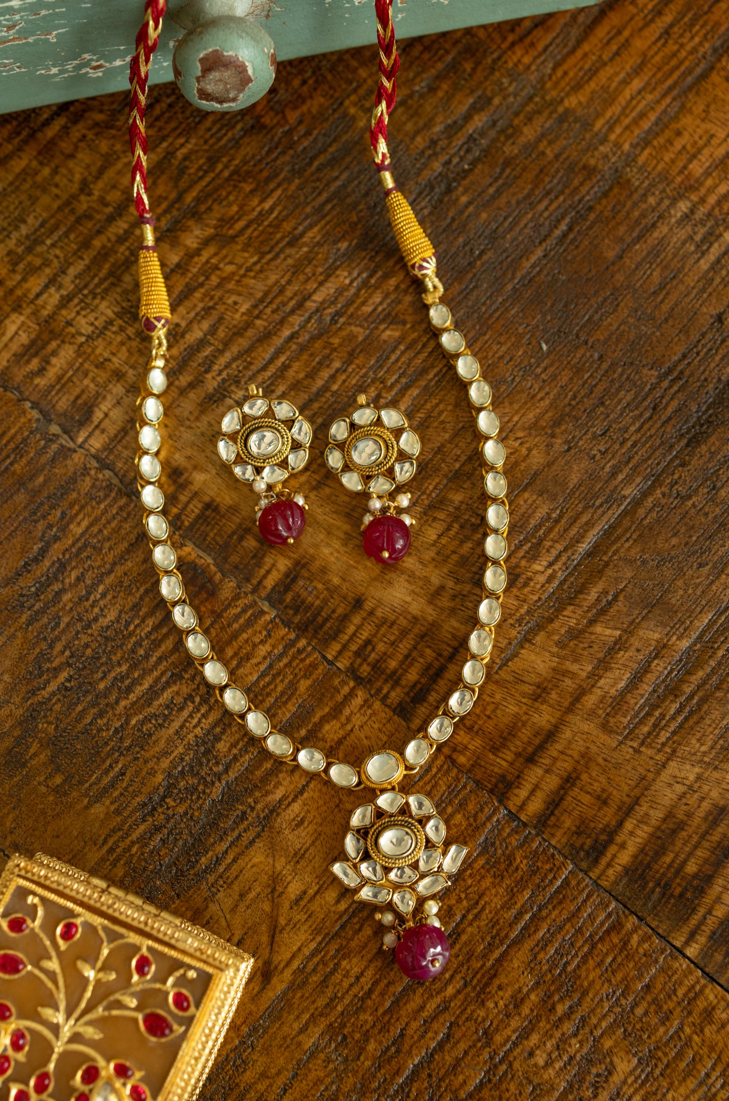Shivaya Kundan Necklace Set