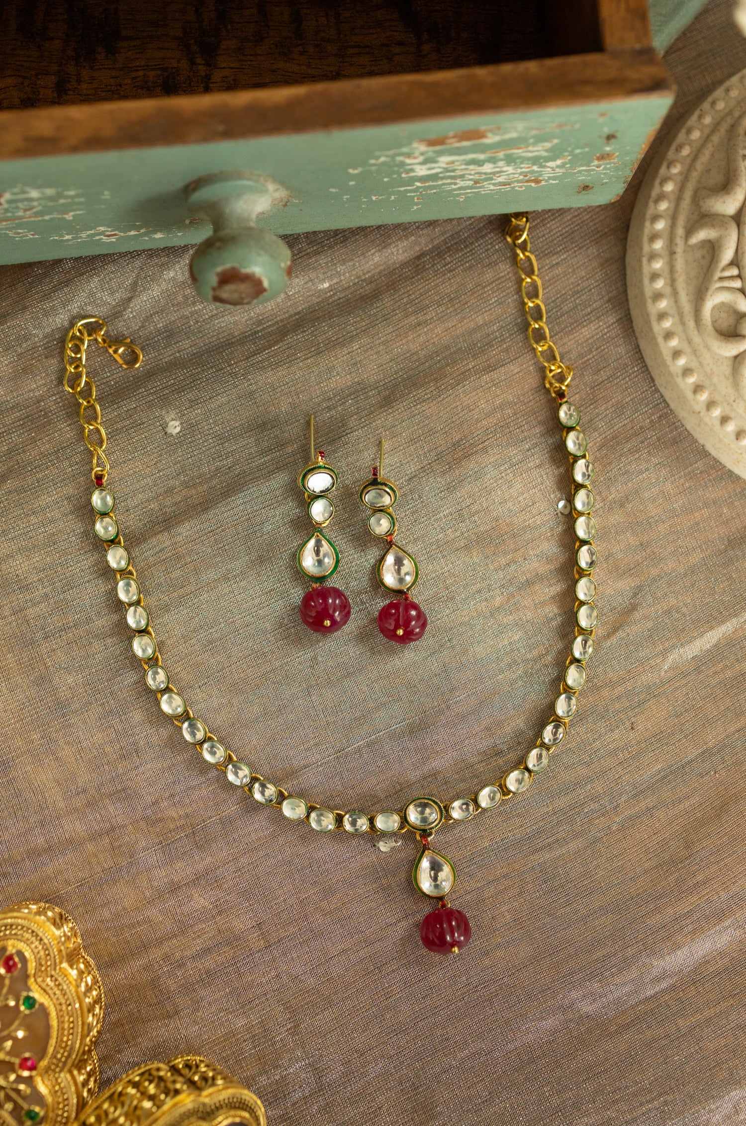 Ariya Red Kundan Necklace Set