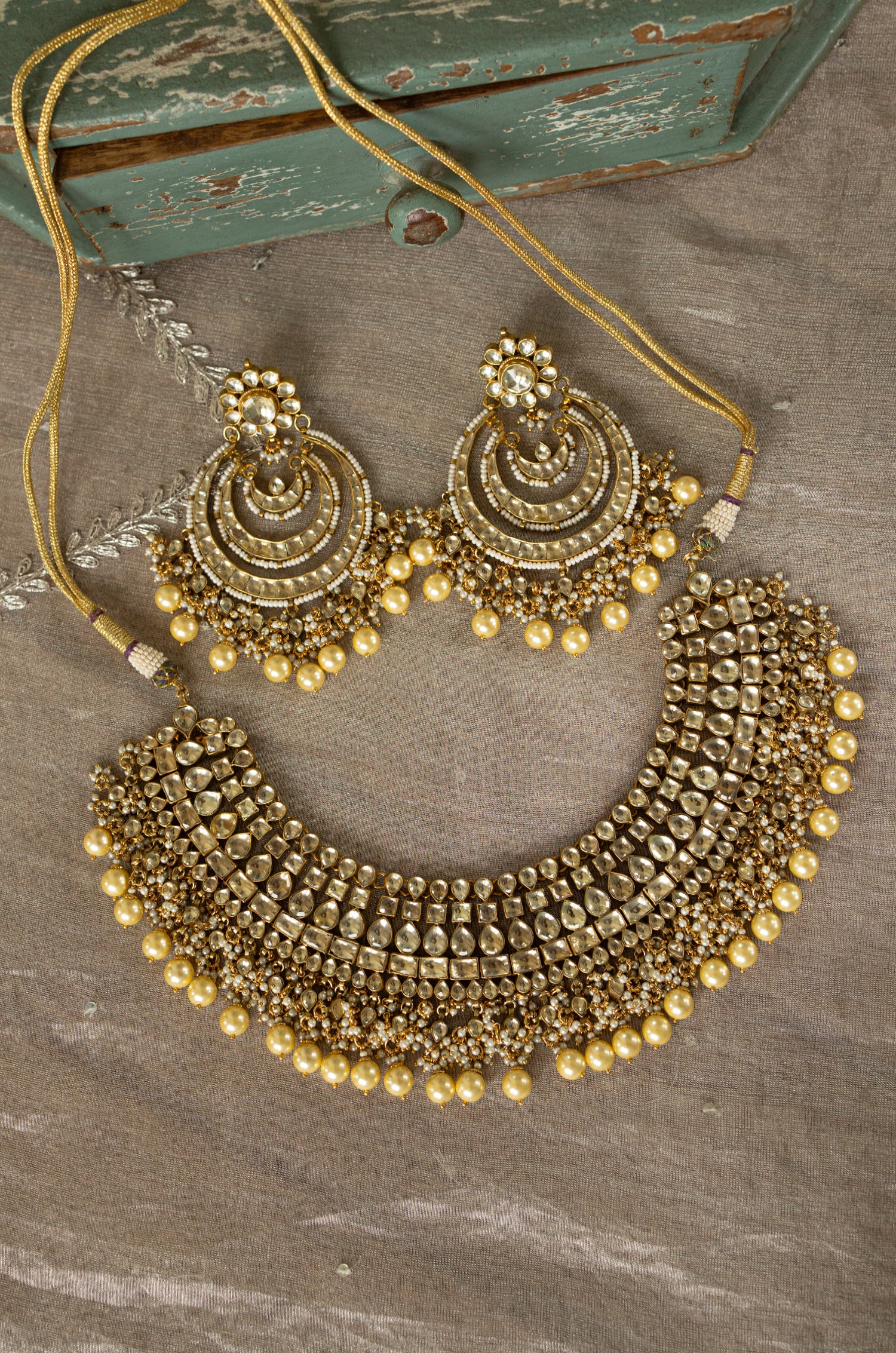 Avni Kundan Necklace Set