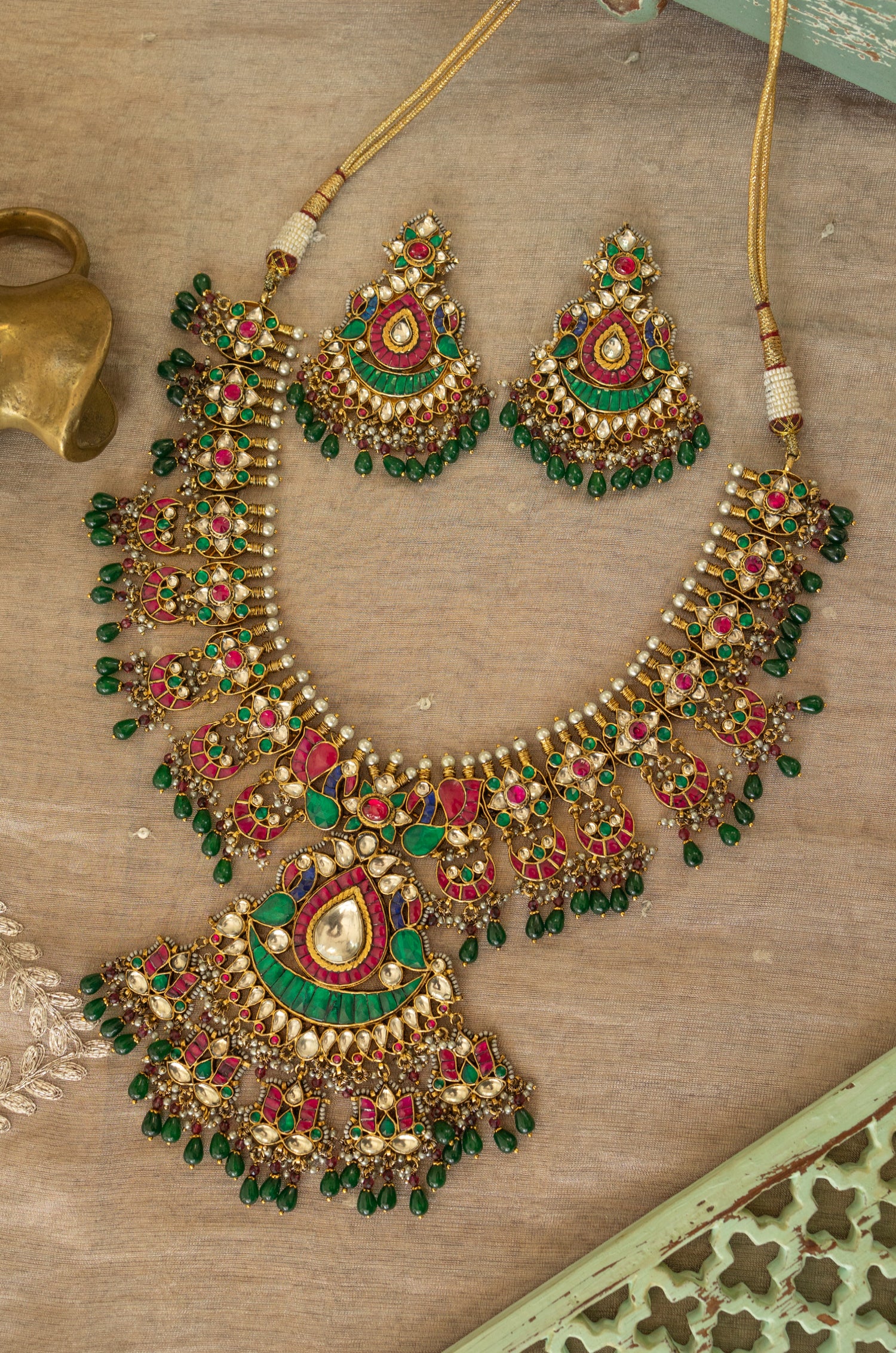 Dhriti Kundan Necklace Set