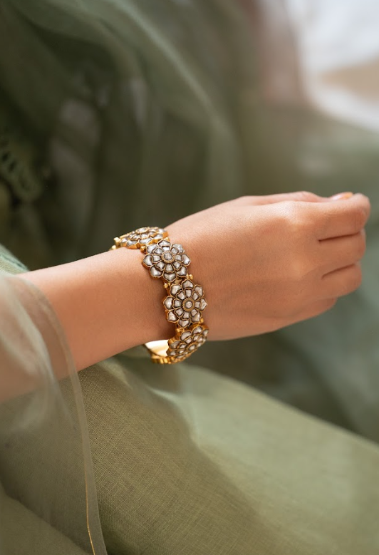 Saila Kundan Bangle