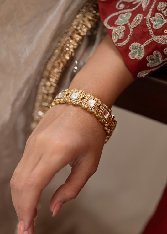Kiara Kundan Bangle