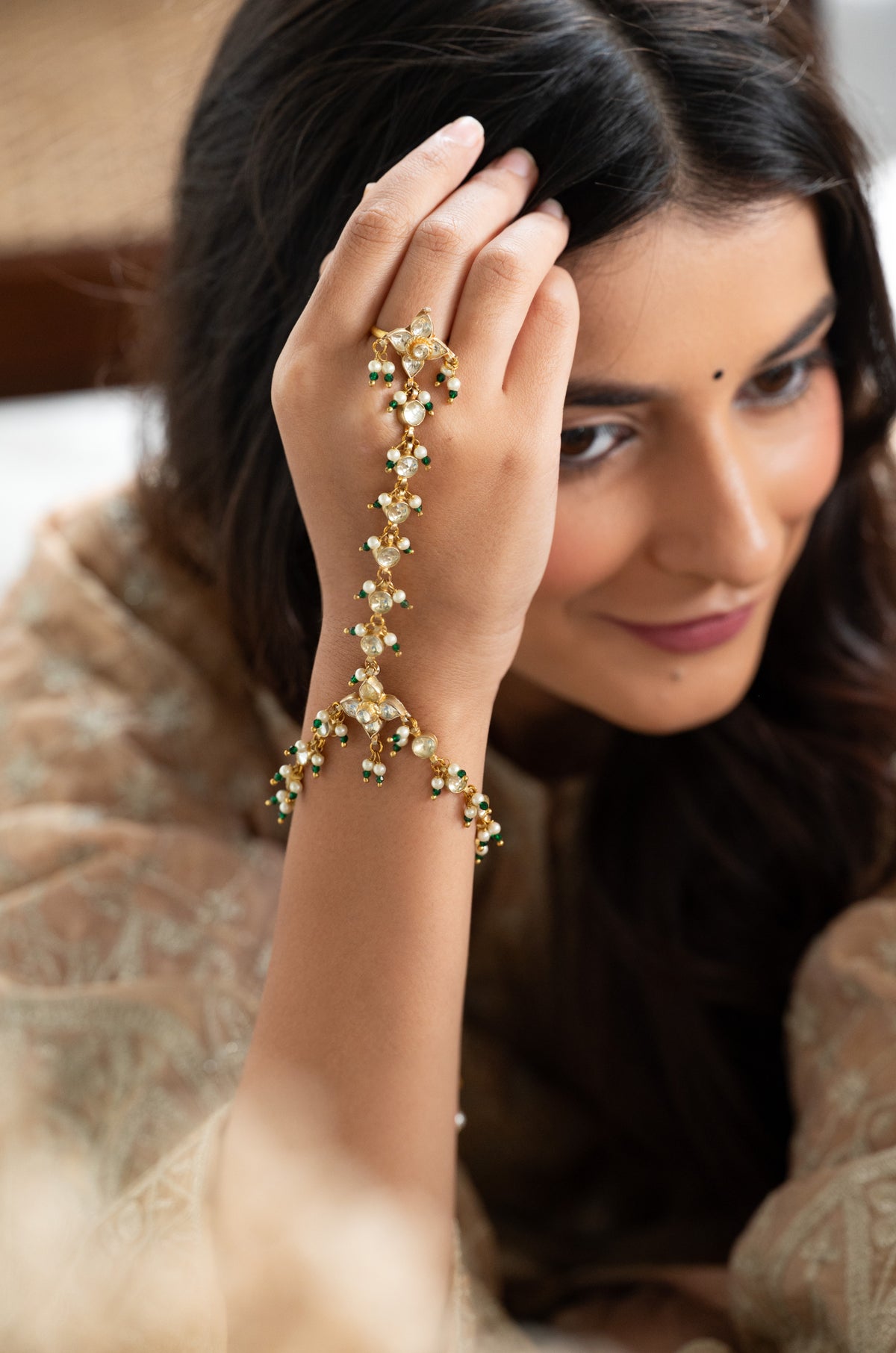 Saira Kundan Hathphool
