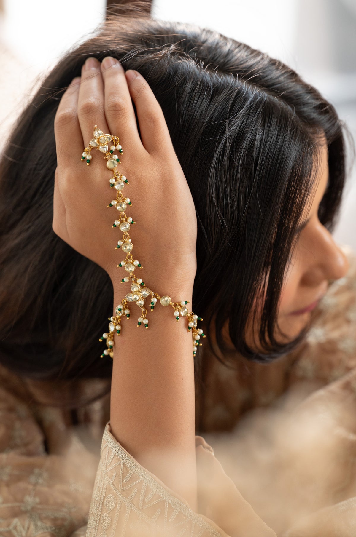 Saira Kundan Hathphool
