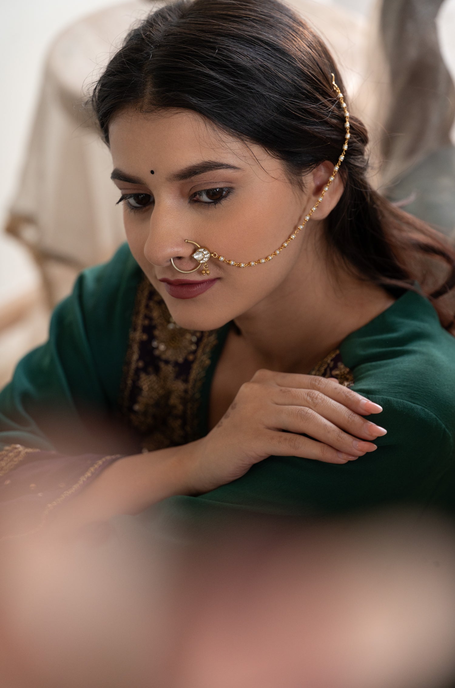 Qainat Kundan Nosepin