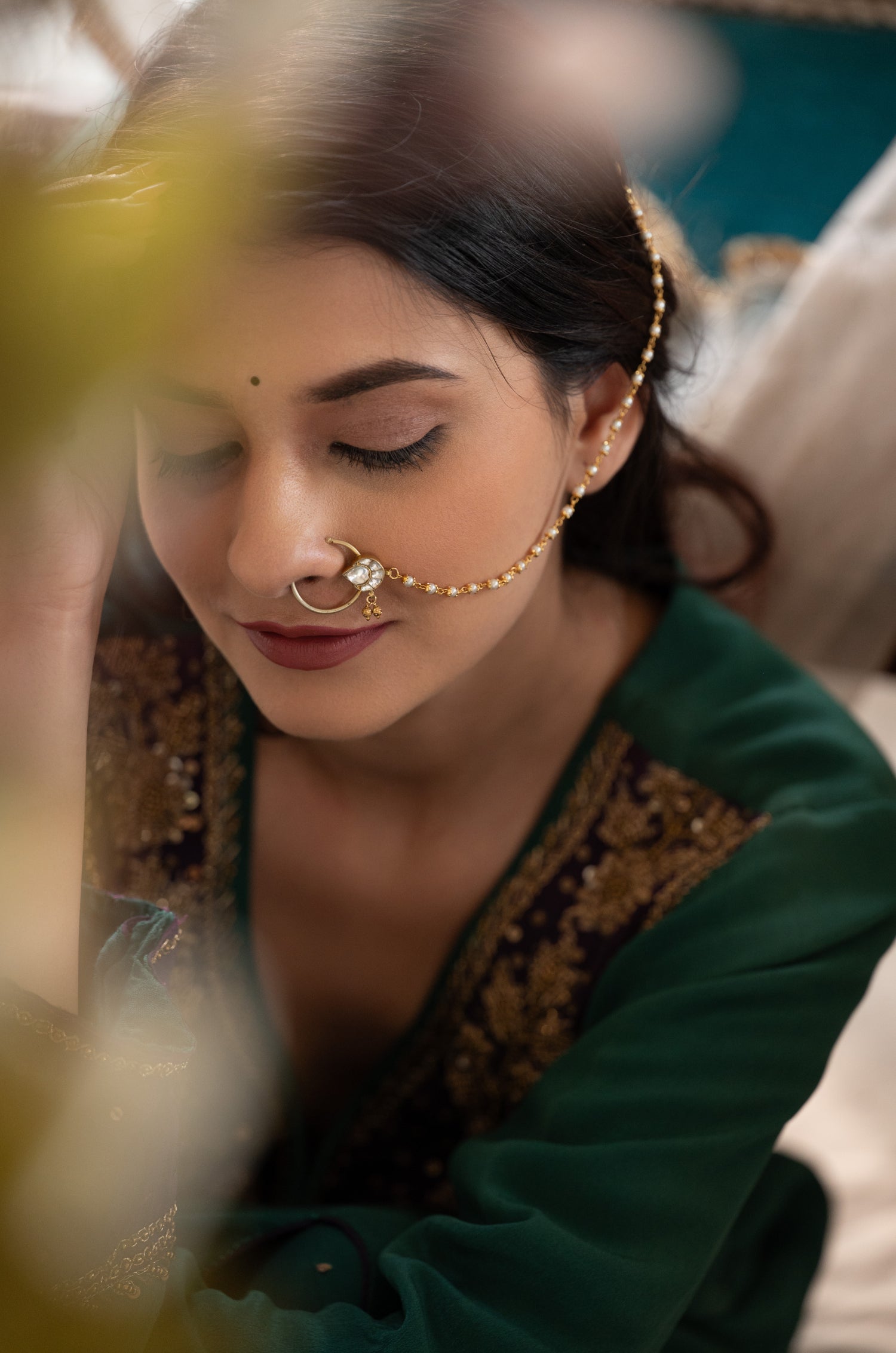 Qainat Kundan Nosepin
