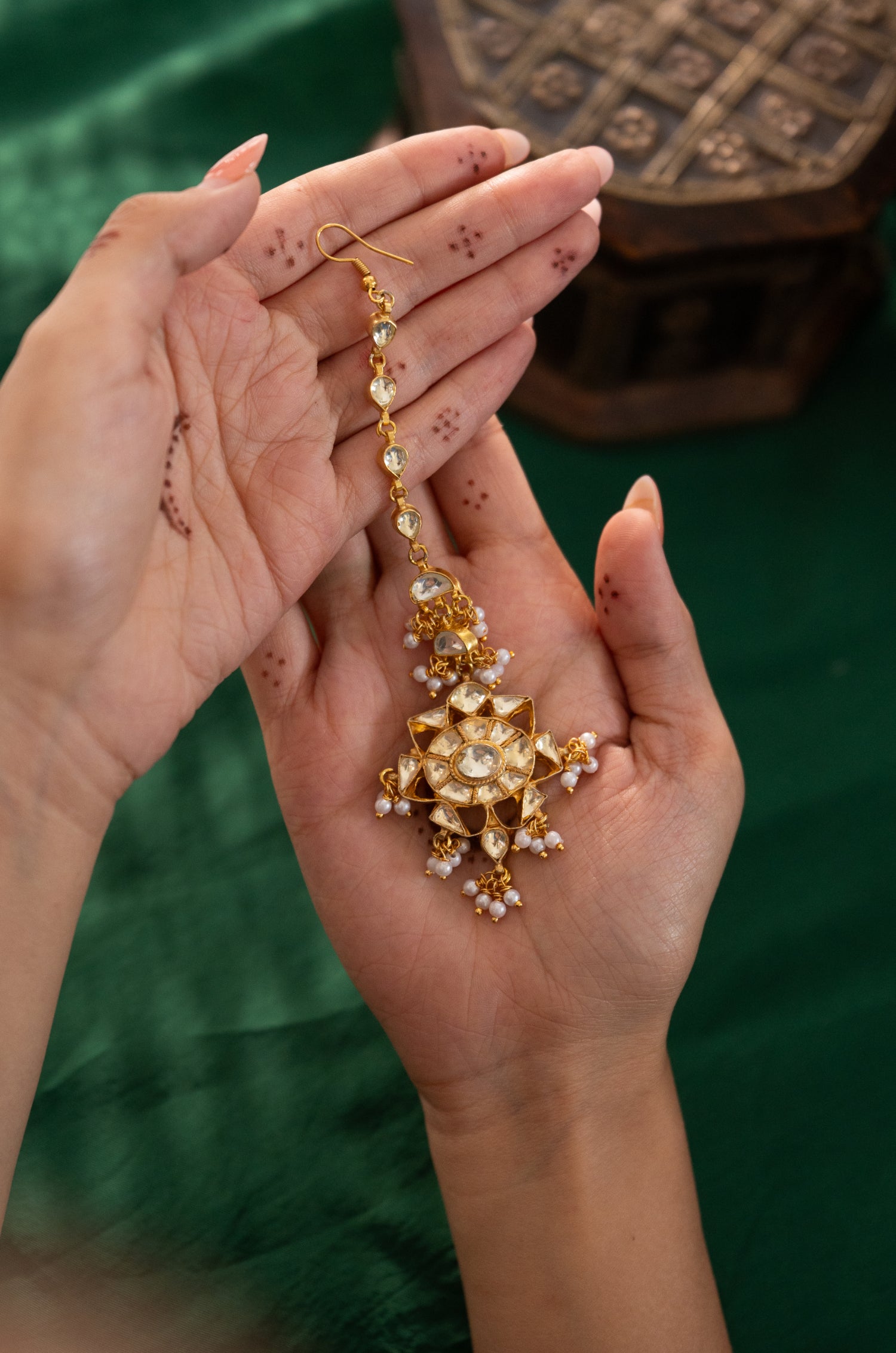Avantika Kundan Maang Tikka