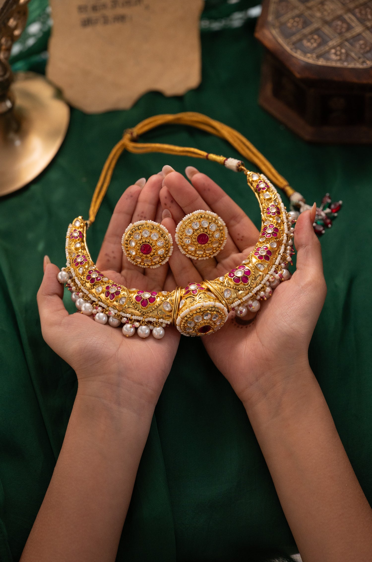 Tanahira Kundan Hasli Necklace Set