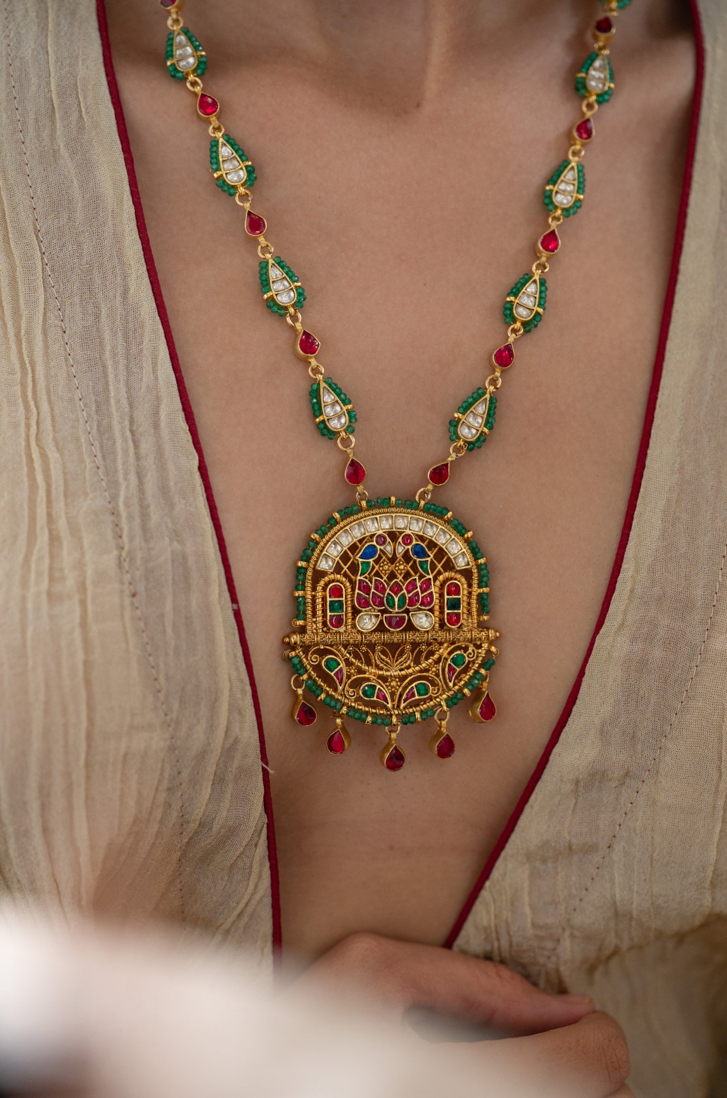 Irika Kundan Necklace Set