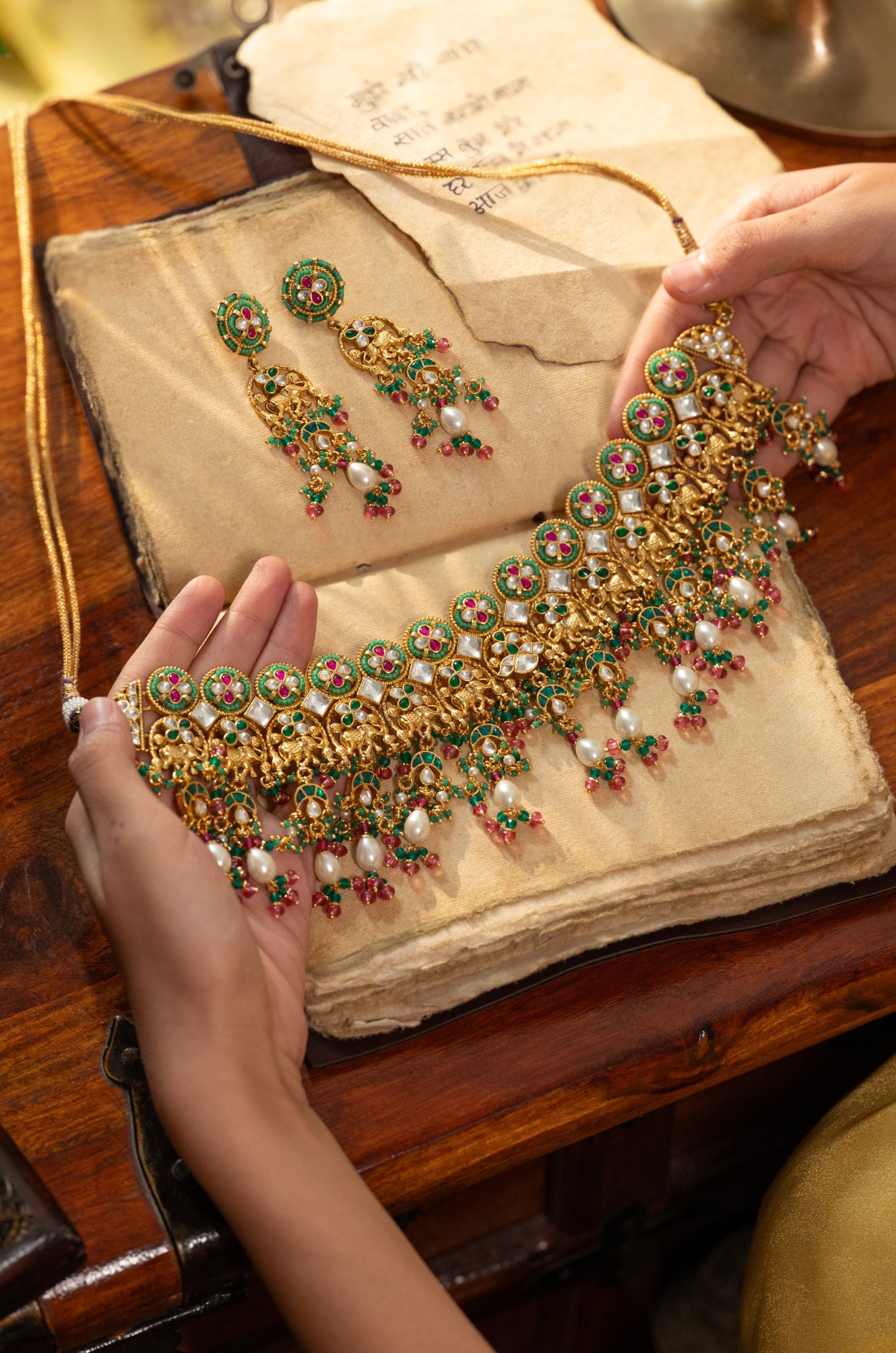Aarohi Kundan Necklace Set