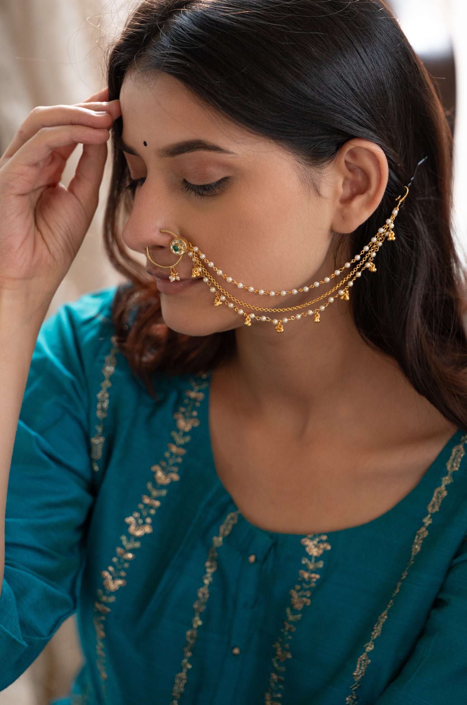 Tarini Kundan And Pearls Nosepin