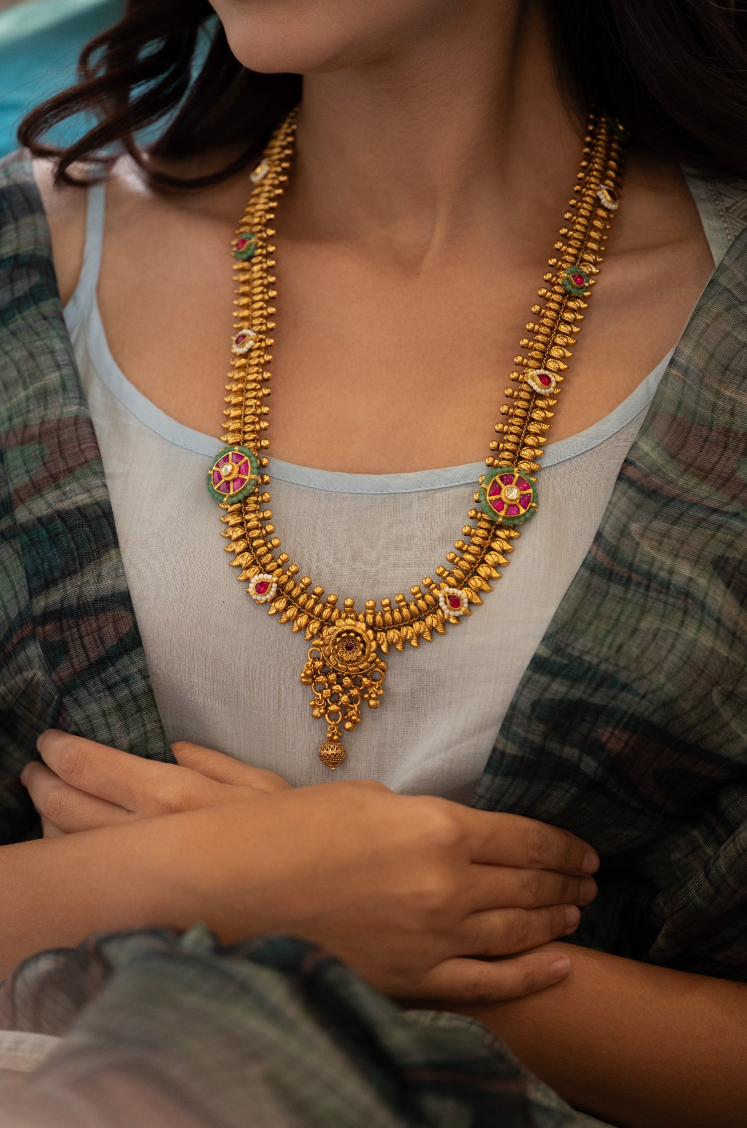 Irvi Kundan Necklace Set