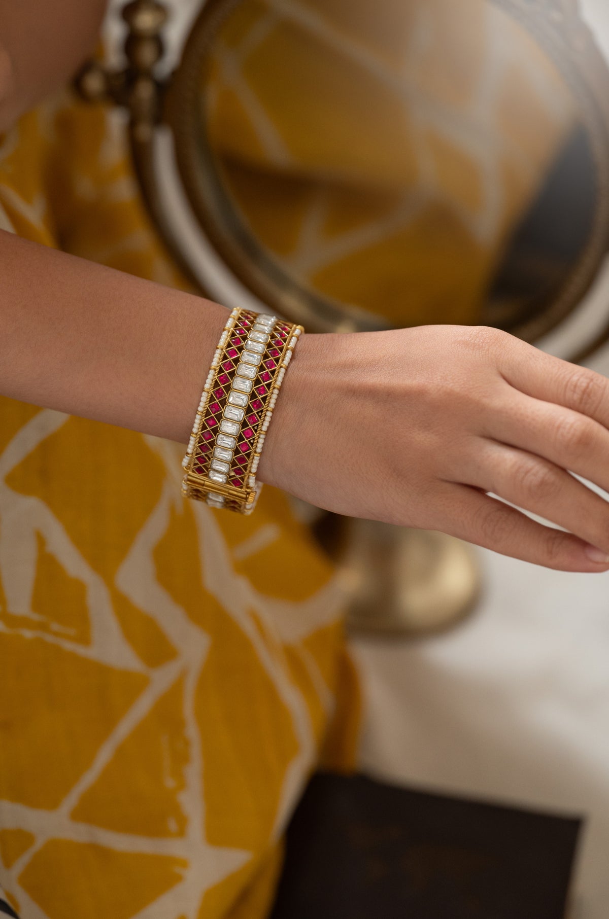 Irvashi Red Kundan Bangle