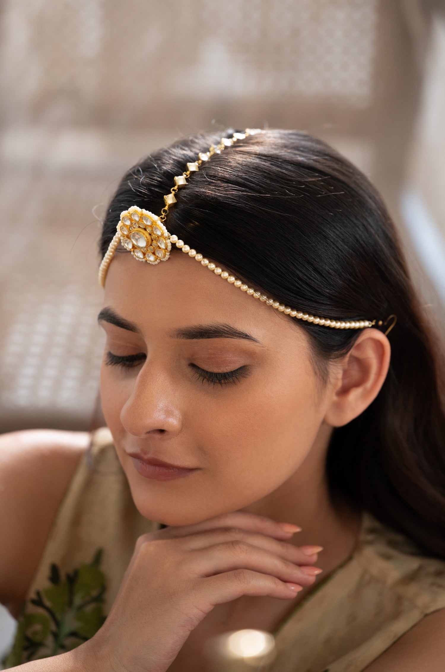 Prishthi Kundan Borla Maangtikka