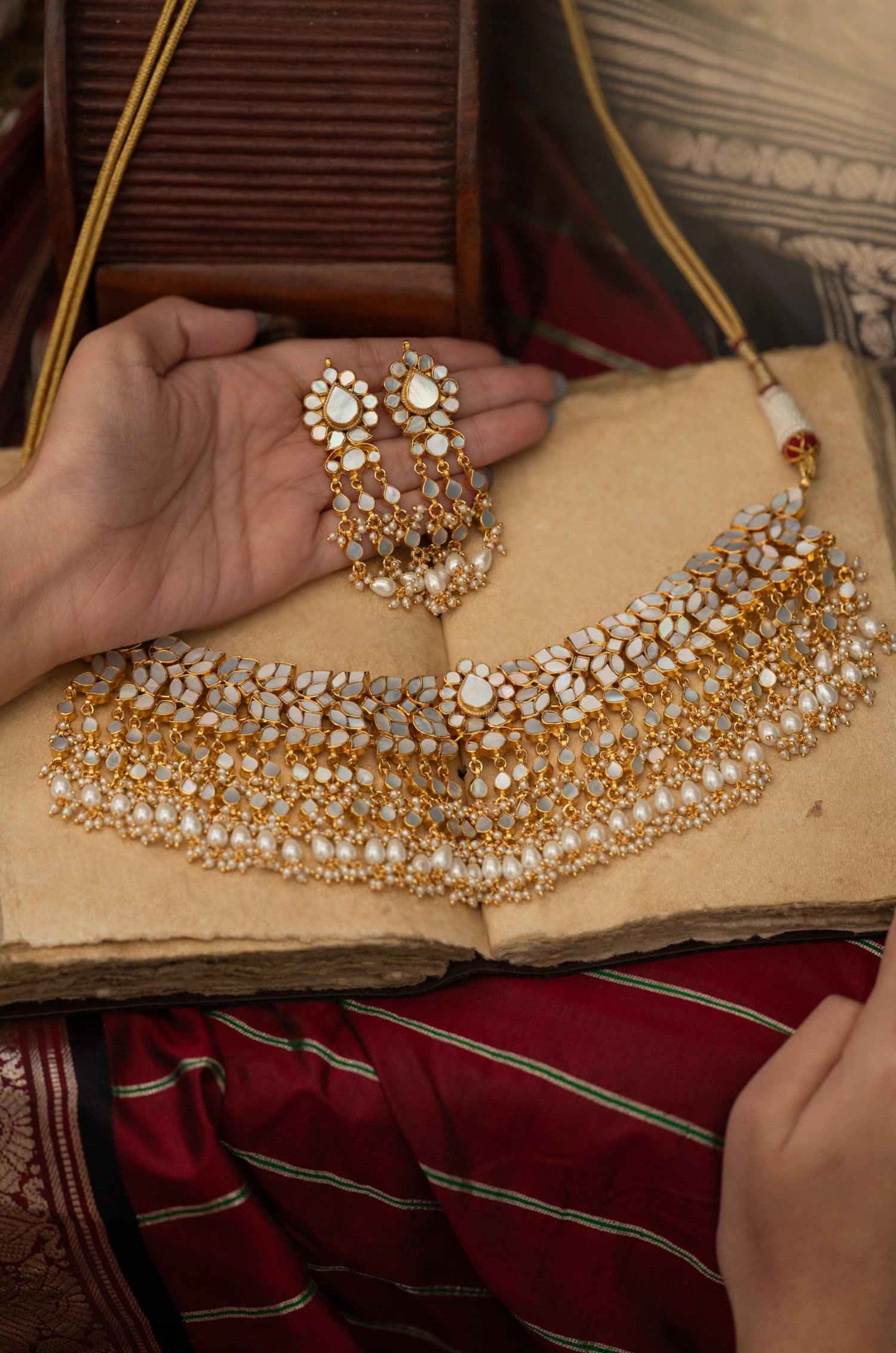 Irika Mother of Pearl Necklace Set