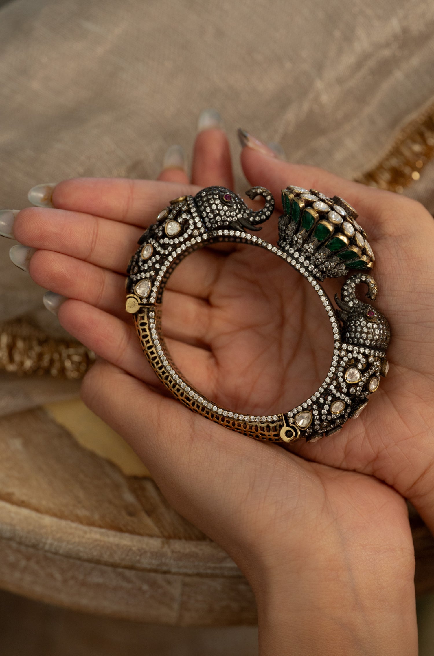 Noorie Polki Pacheli Bangle