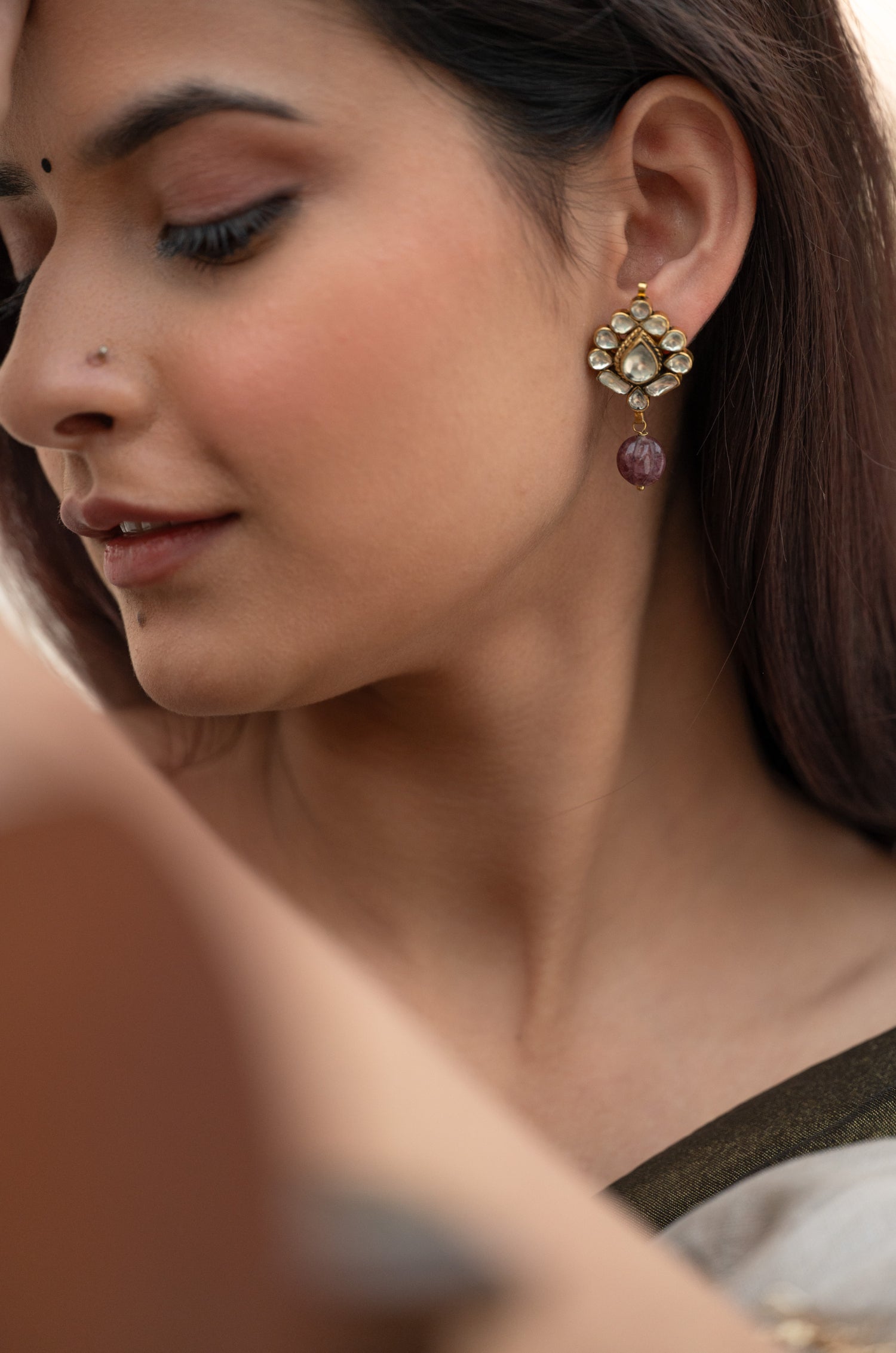 Noorvika Kundan Studs