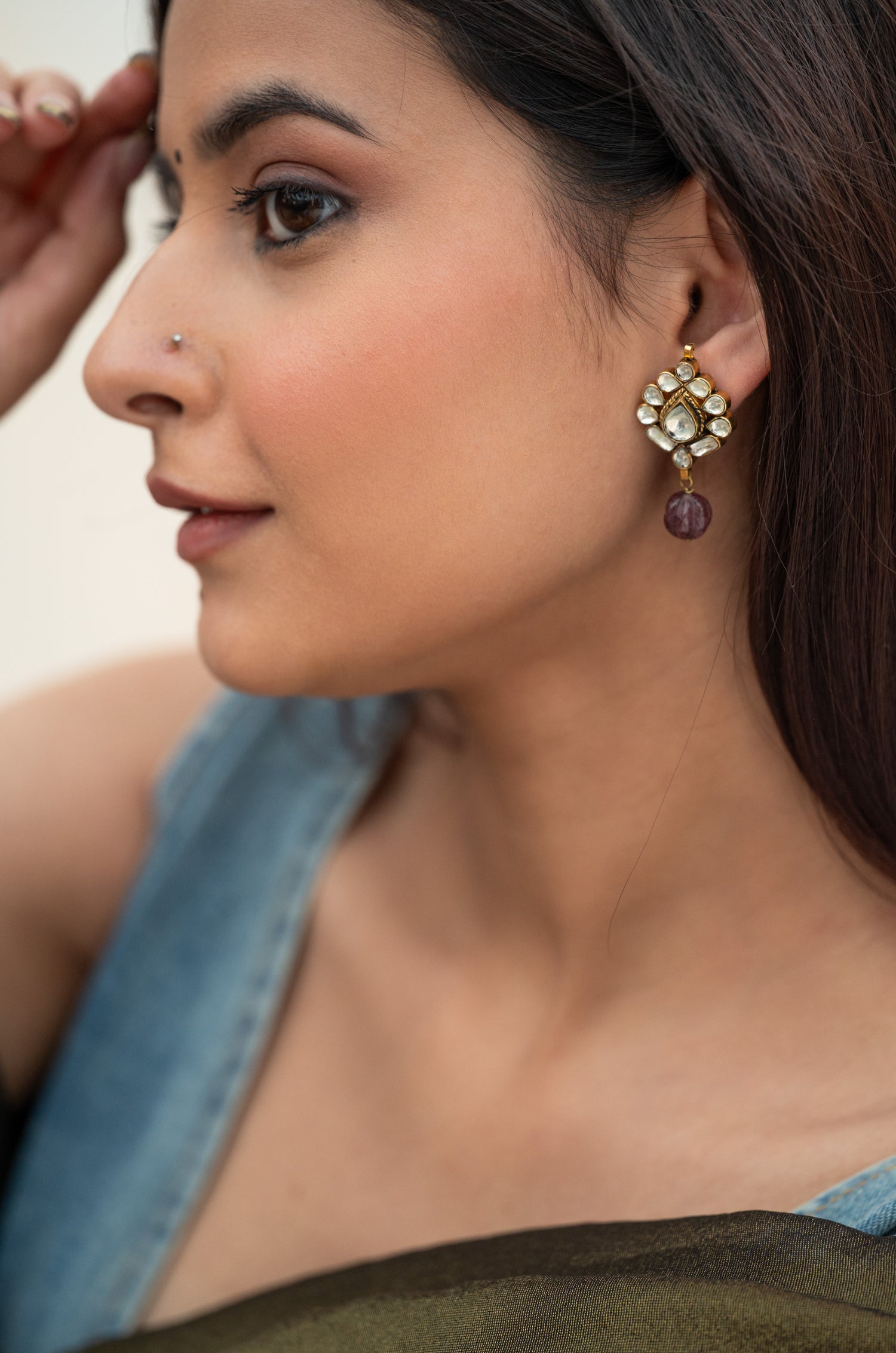 Noorvika Kundan Studs