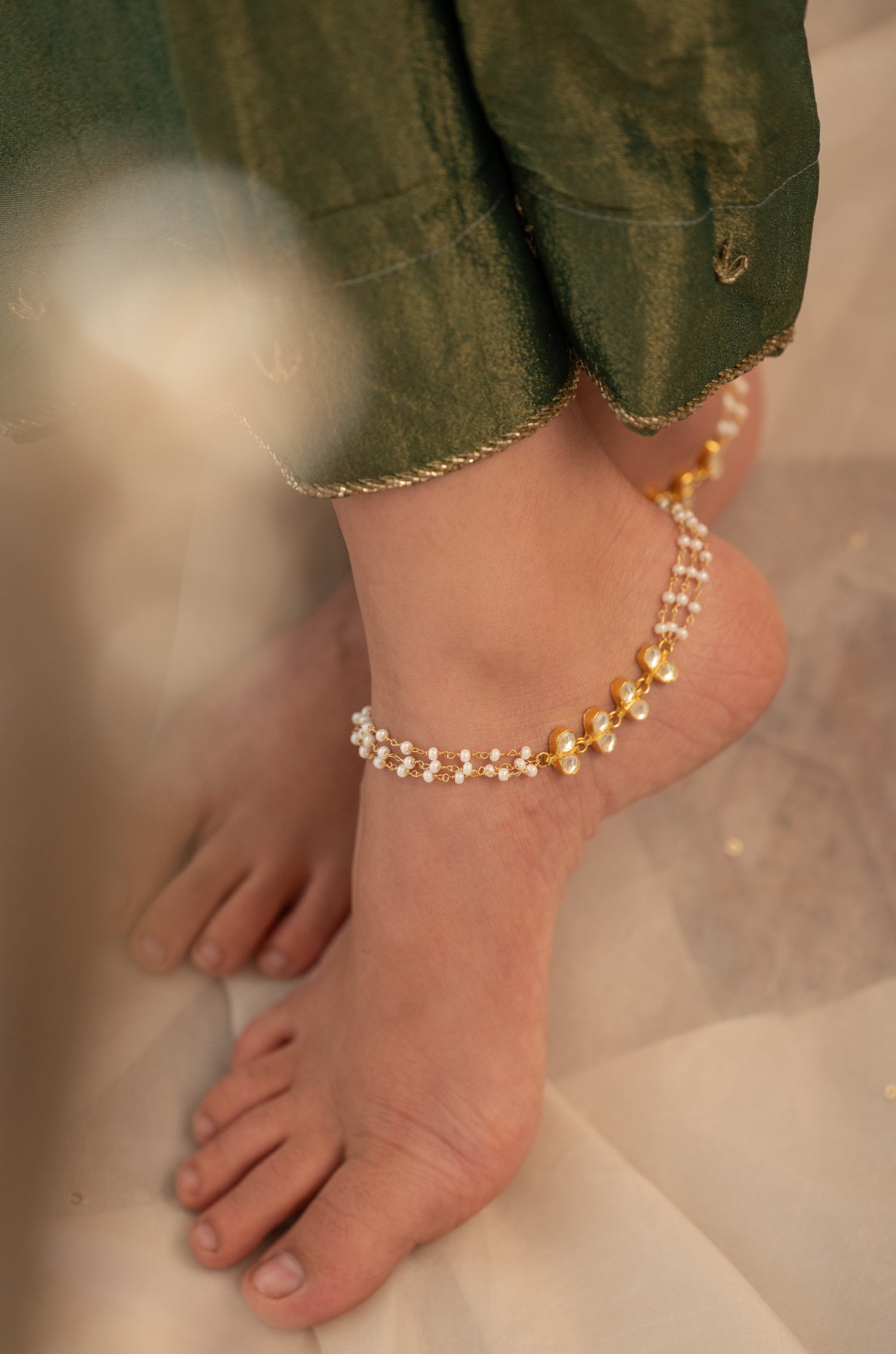Uvika Kundan Anklets