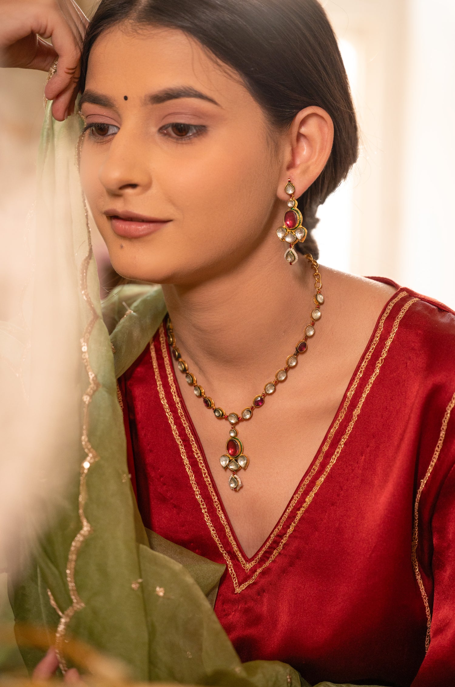 Hari Kundan Pendant Necklace Set