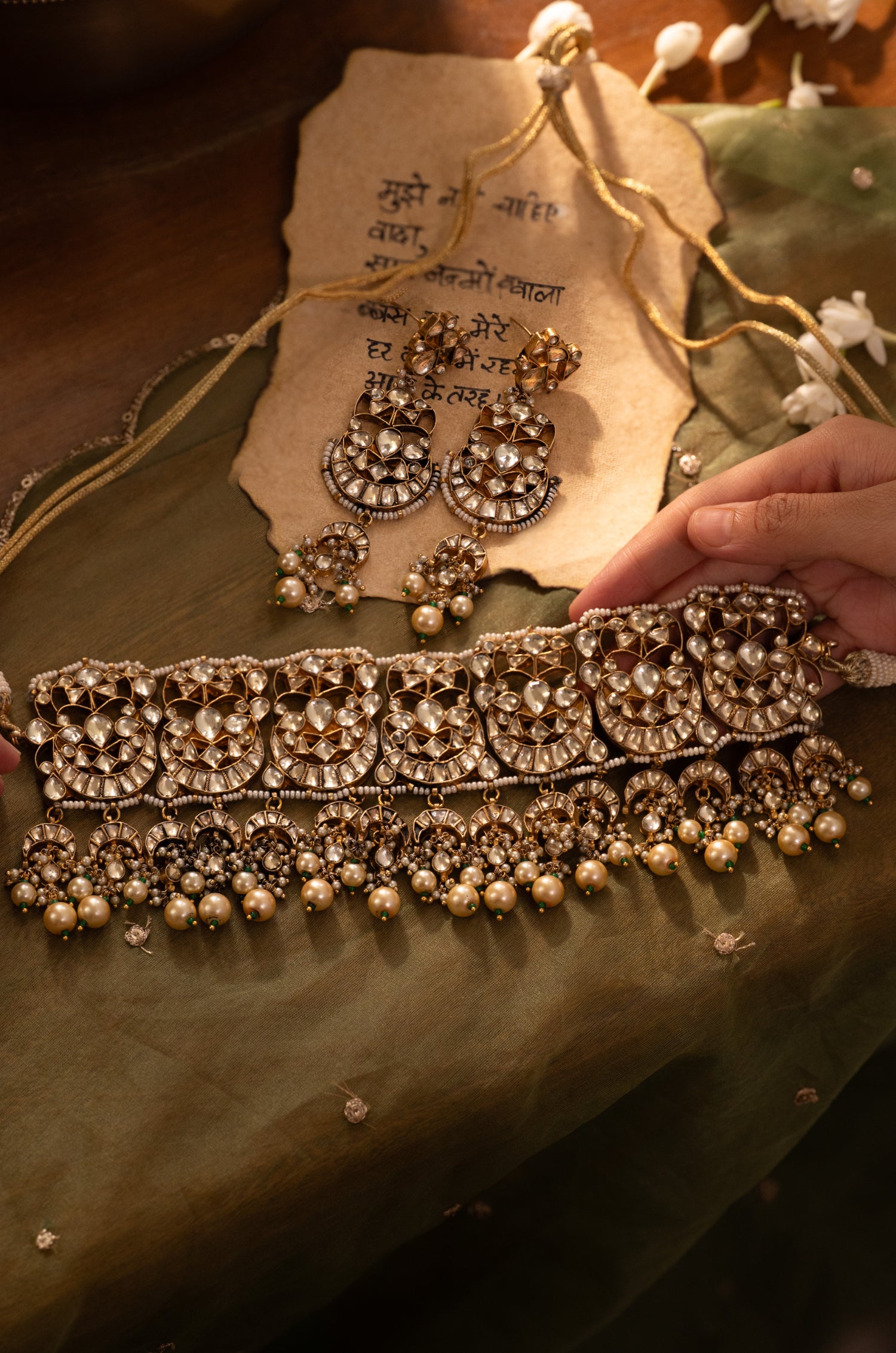 Chahana Kundan Necklace Set