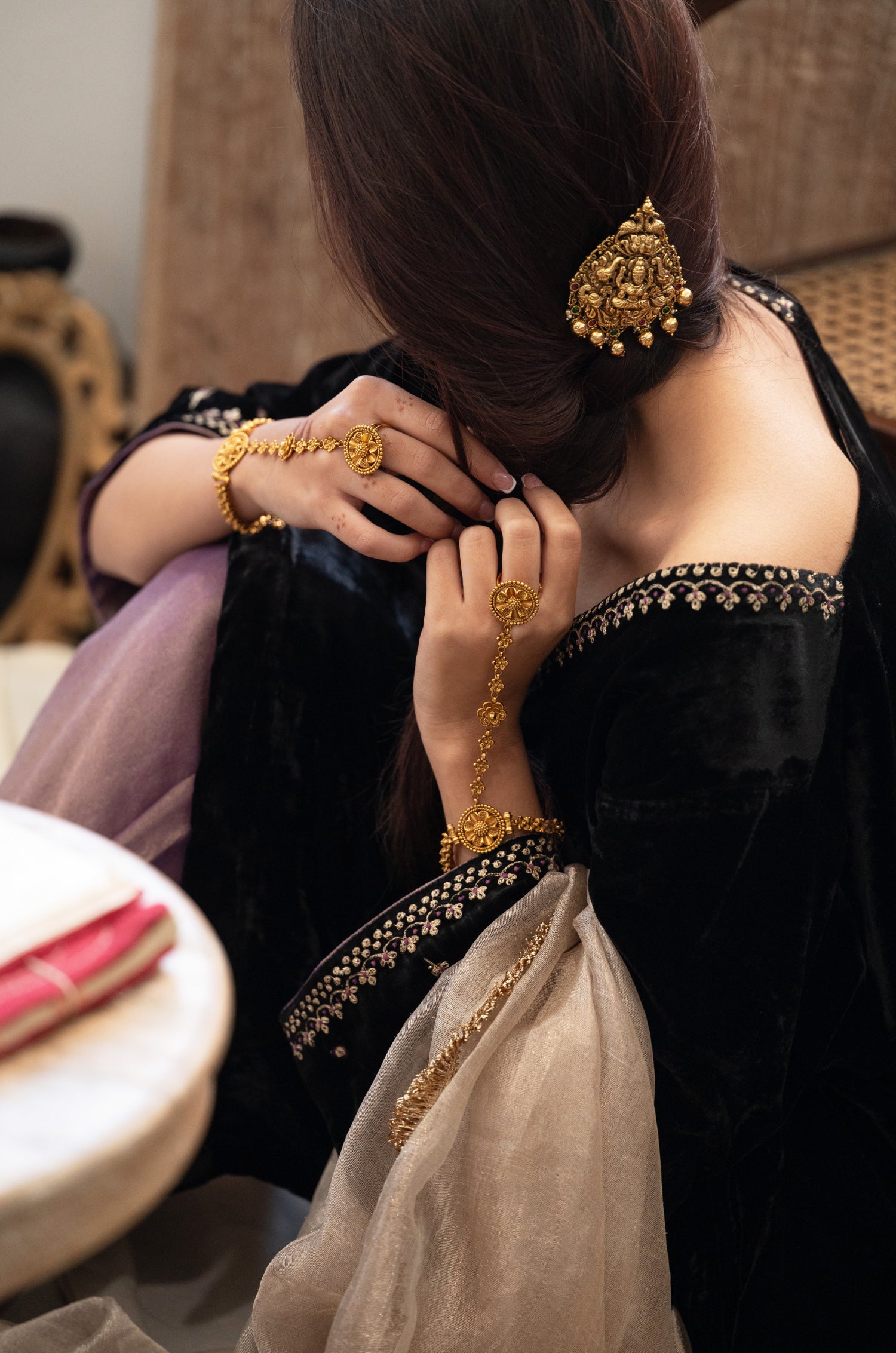 Seher Temple Work Braid Pin