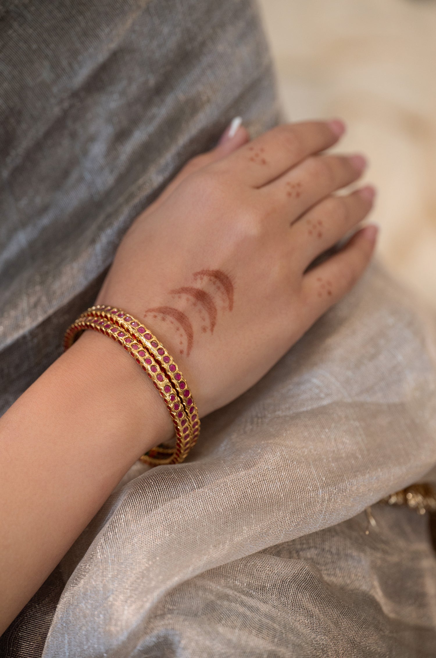 Siya Red Jadau Bangles - Set of 2