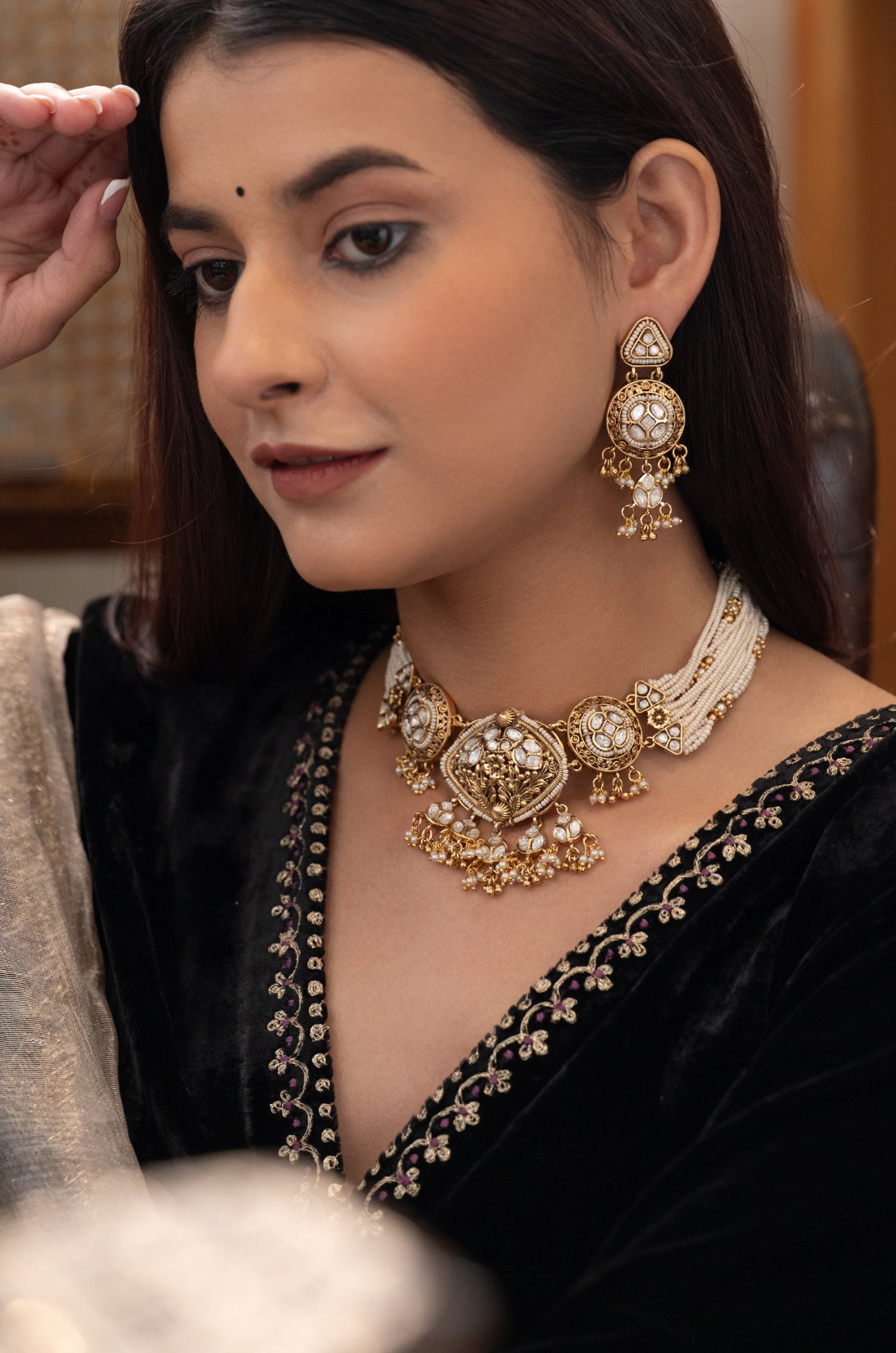 Rashi Temple Work Kundan Necklace Set