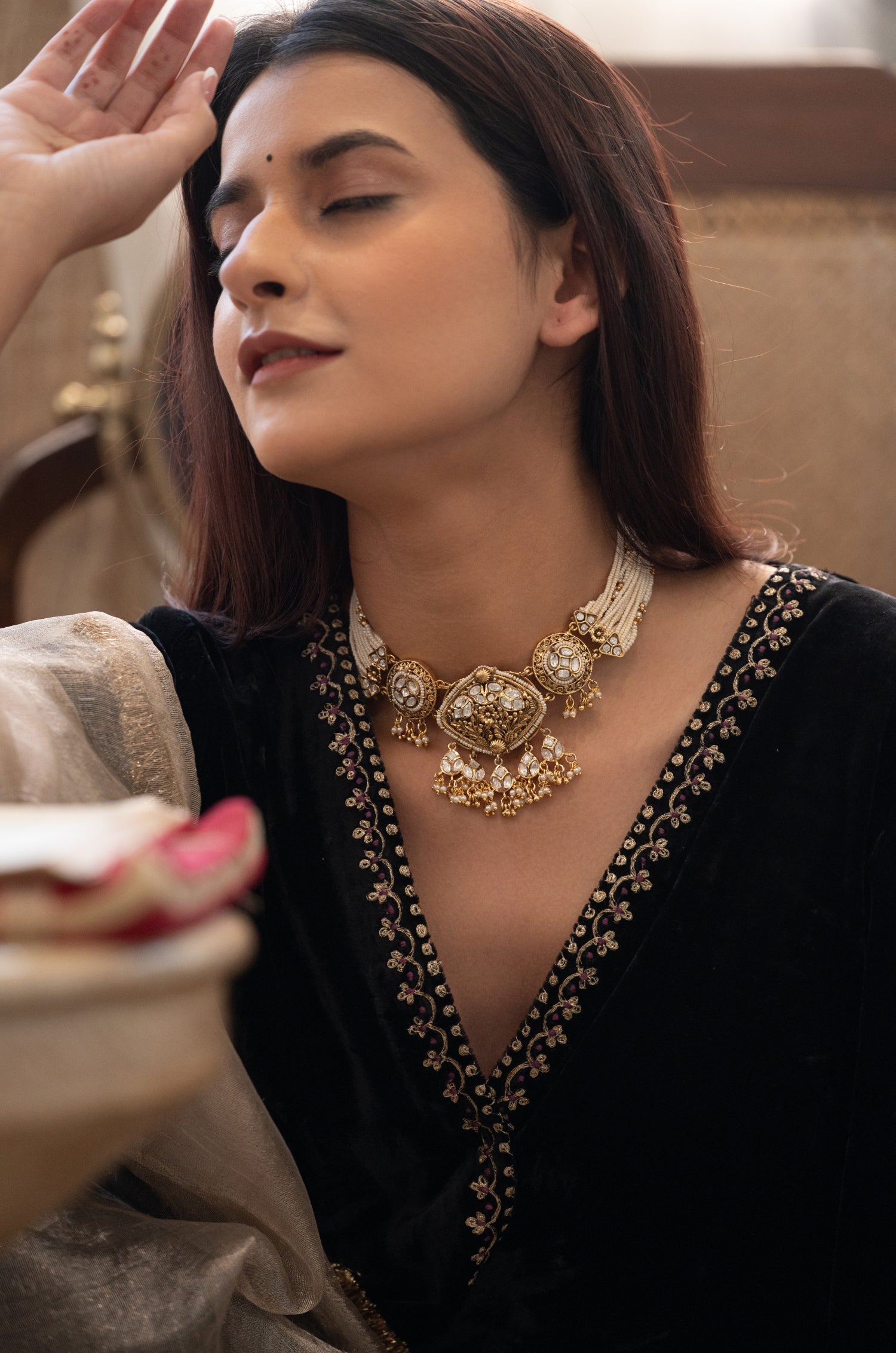 Rashi Temple Work Kundan Necklace Set